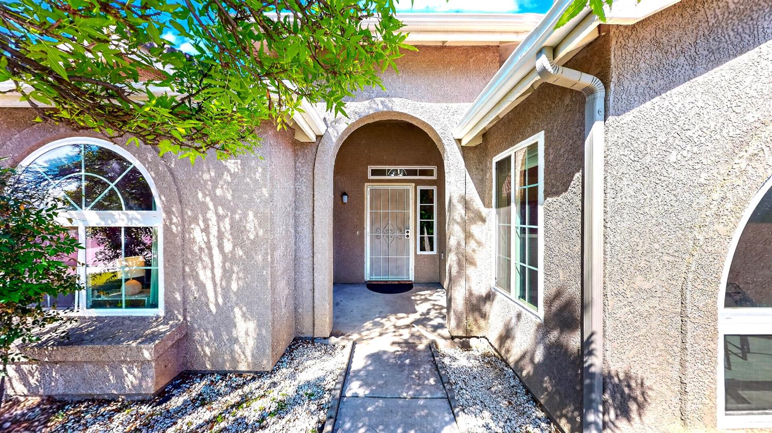 529 Fairmont Dr, Los Banos, CA 93635