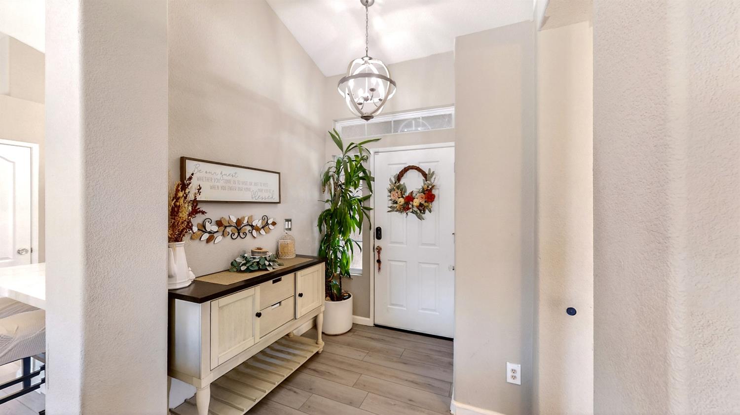 529 Fairmont Dr, Los Banos, CA 93635