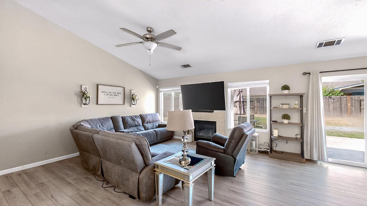 529 Fairmont Dr, Los Banos, CA 93635