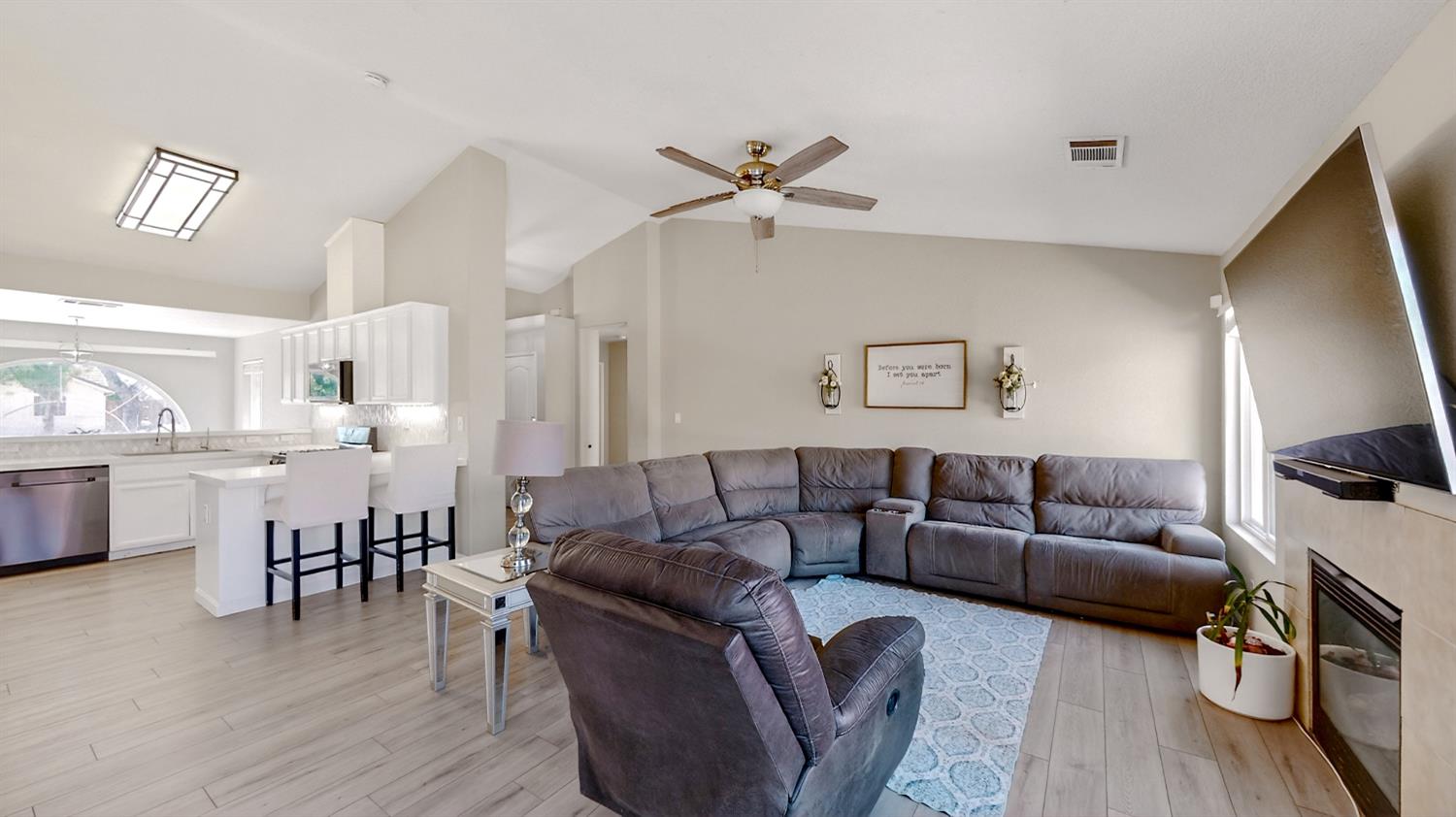 529 Fairmont Dr, Los Banos, CA 93635