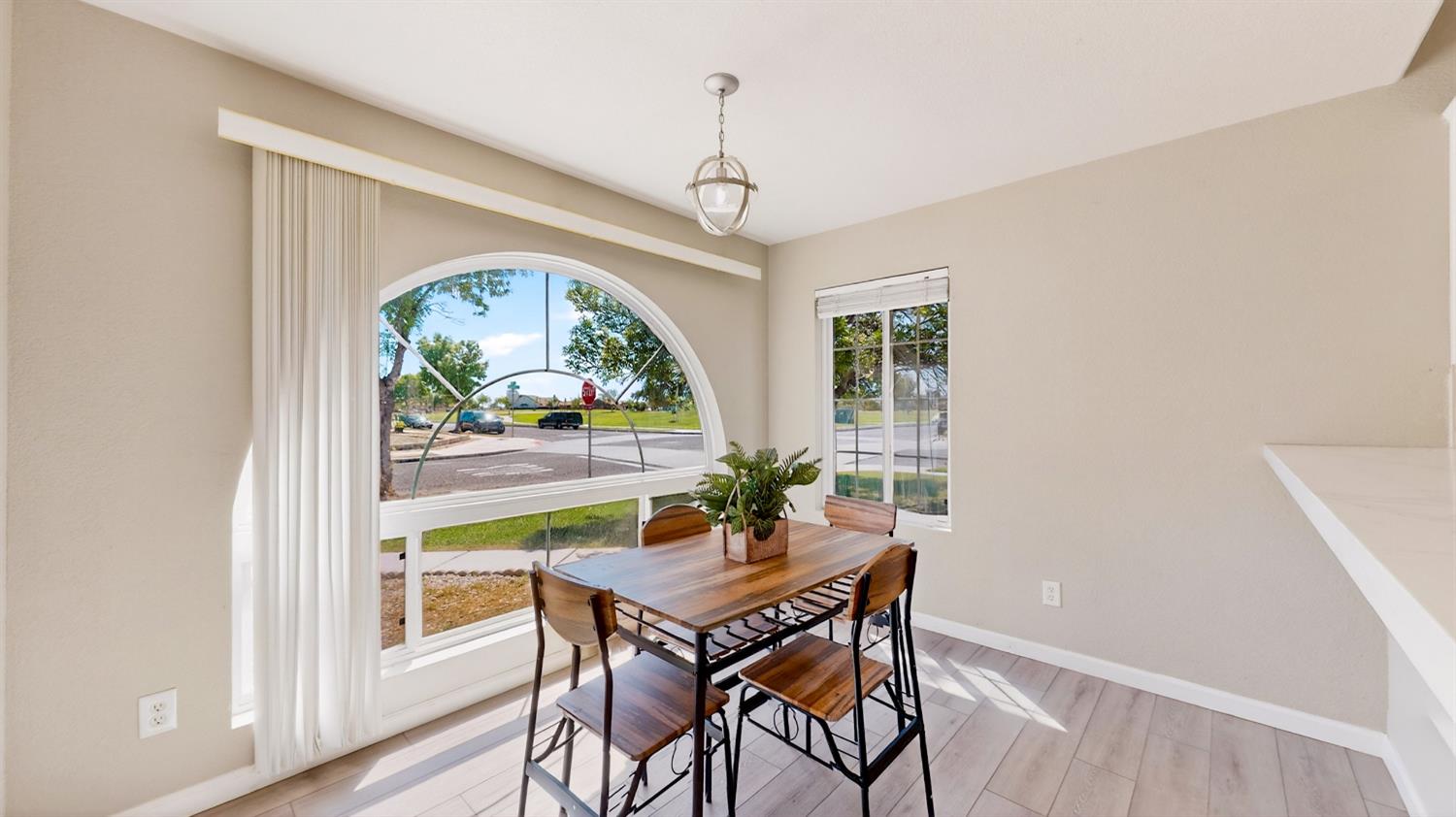 529 Fairmont Dr, Los Banos, CA 93635