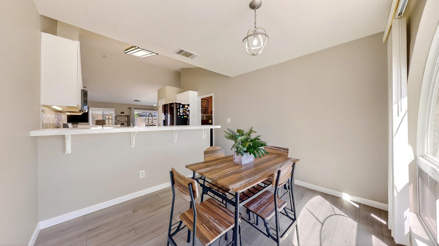 529 Fairmont Dr, Los Banos, CA 93635