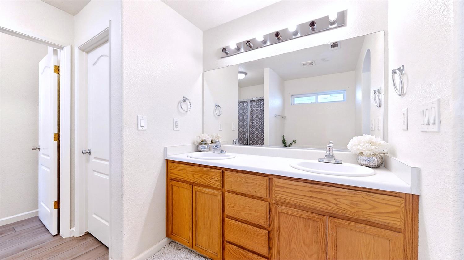 529 Fairmont Dr, Los Banos, CA 93635