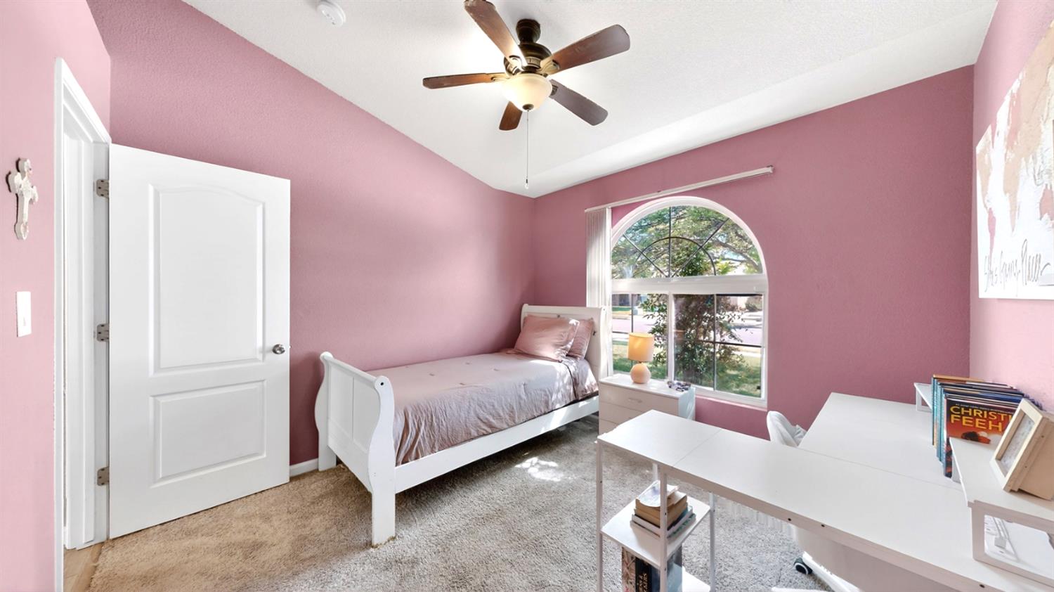 529 Fairmont Dr, Los Banos, CA 93635