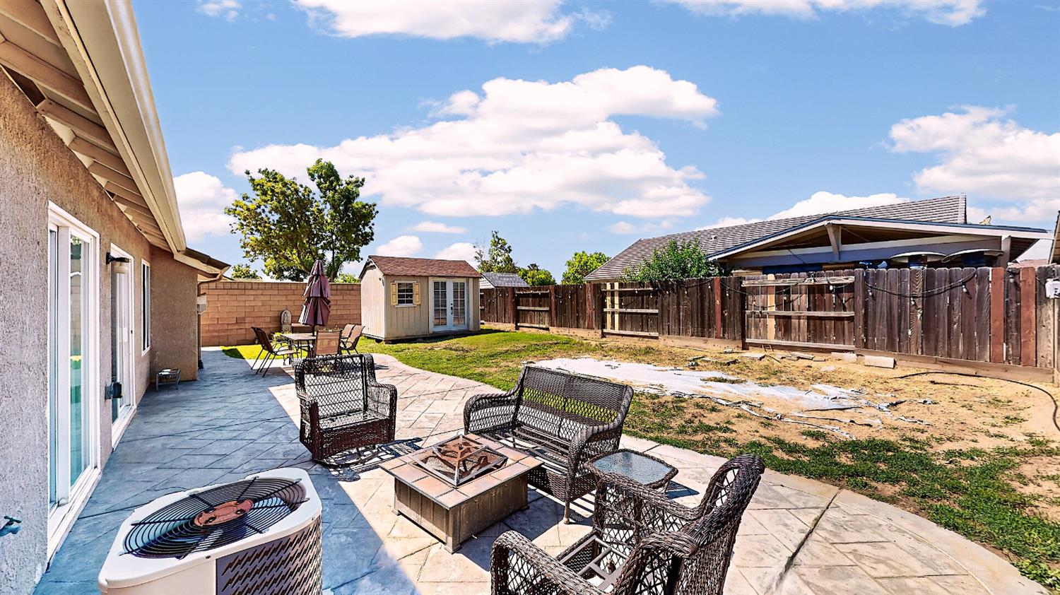 529 Fairmont Dr, Los Banos, CA 93635