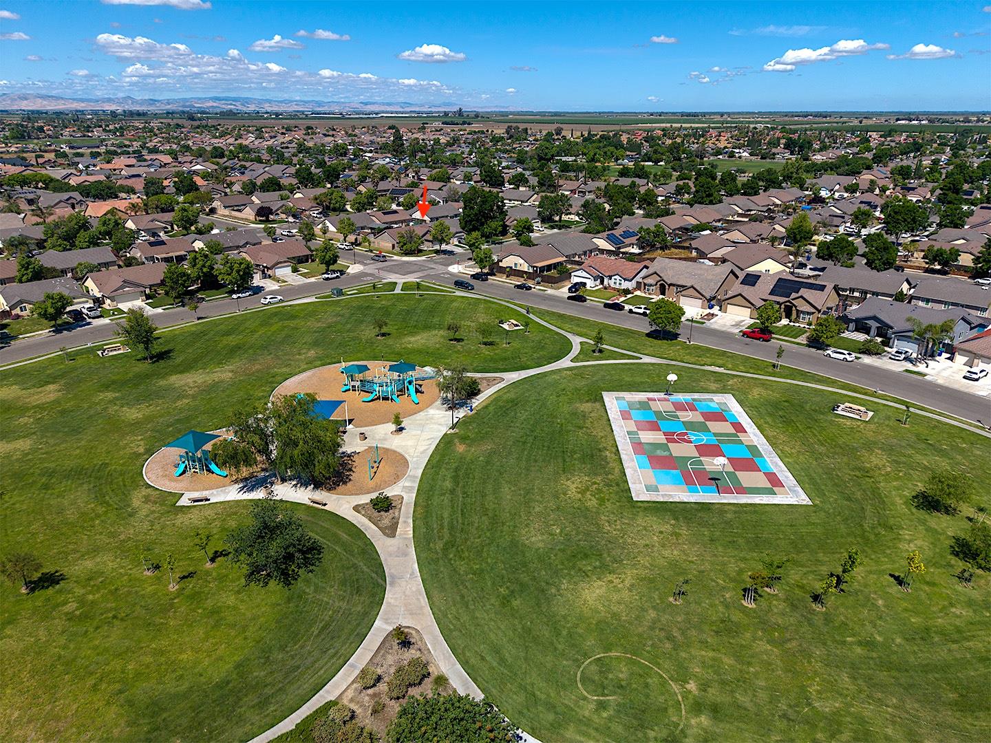 529 Fairmont Dr, Los Banos, CA 93635