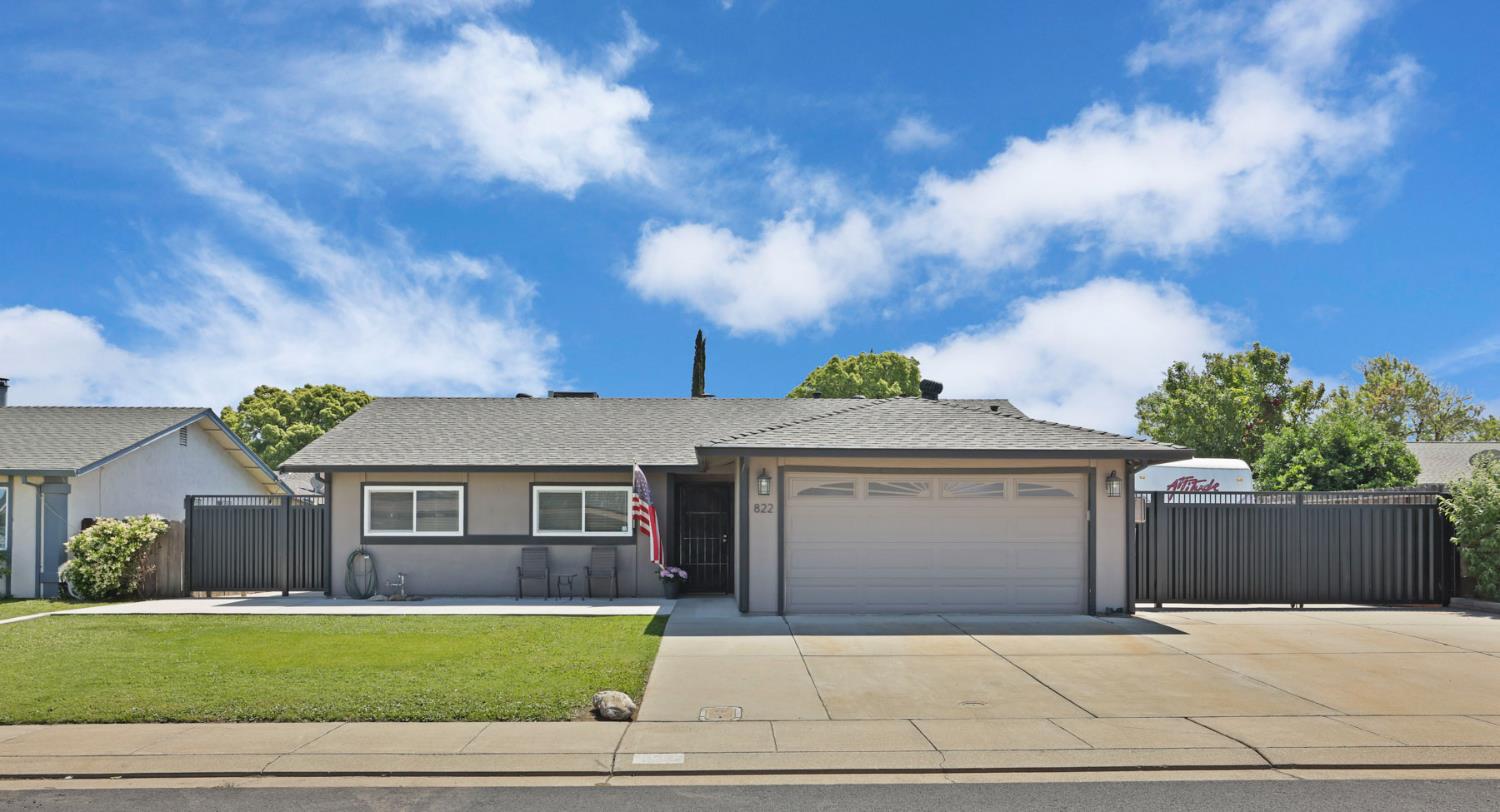 822 Buchanon Ln, Manteca, CA 95336