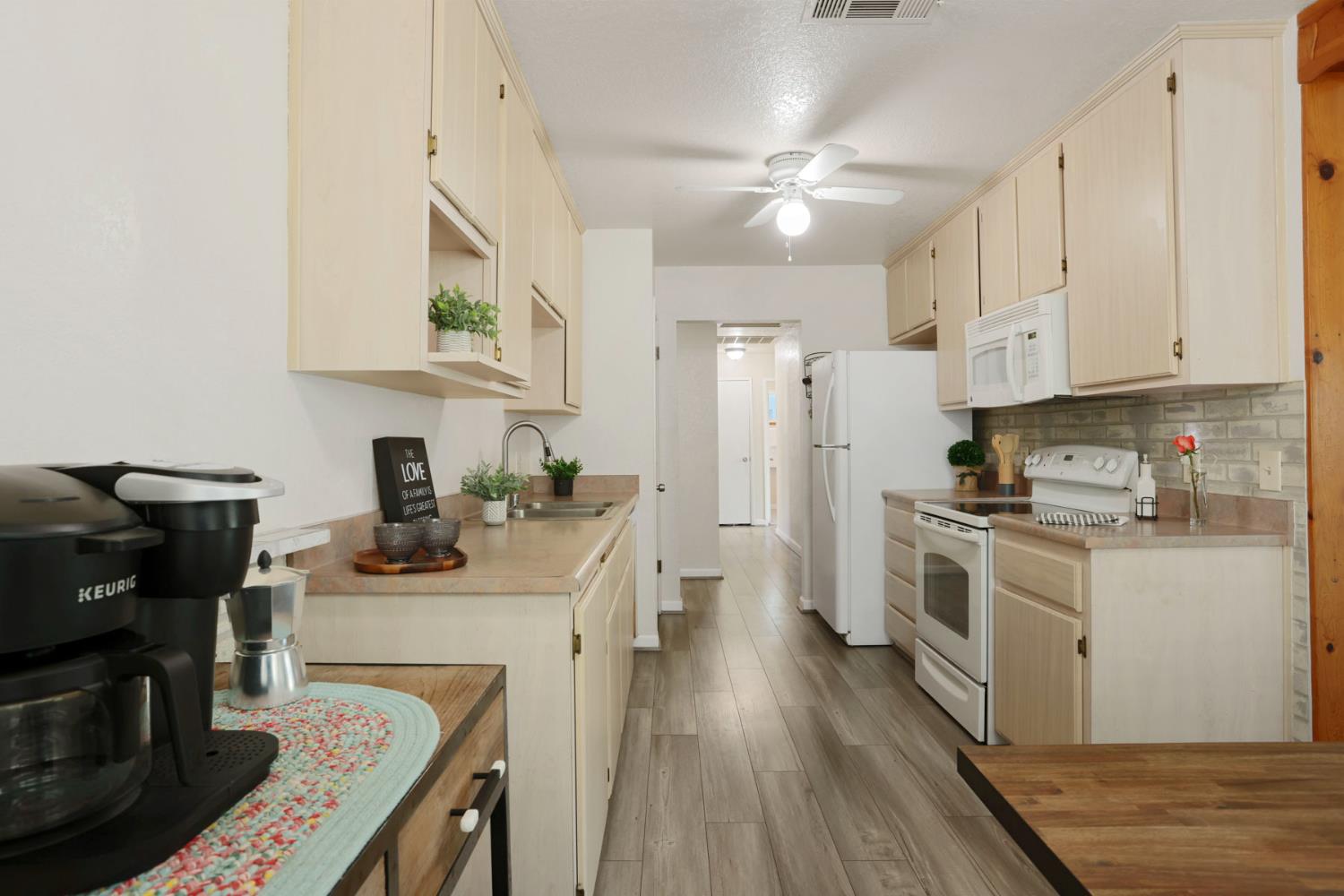 822 Buchanon Ln, Manteca, CA 95336