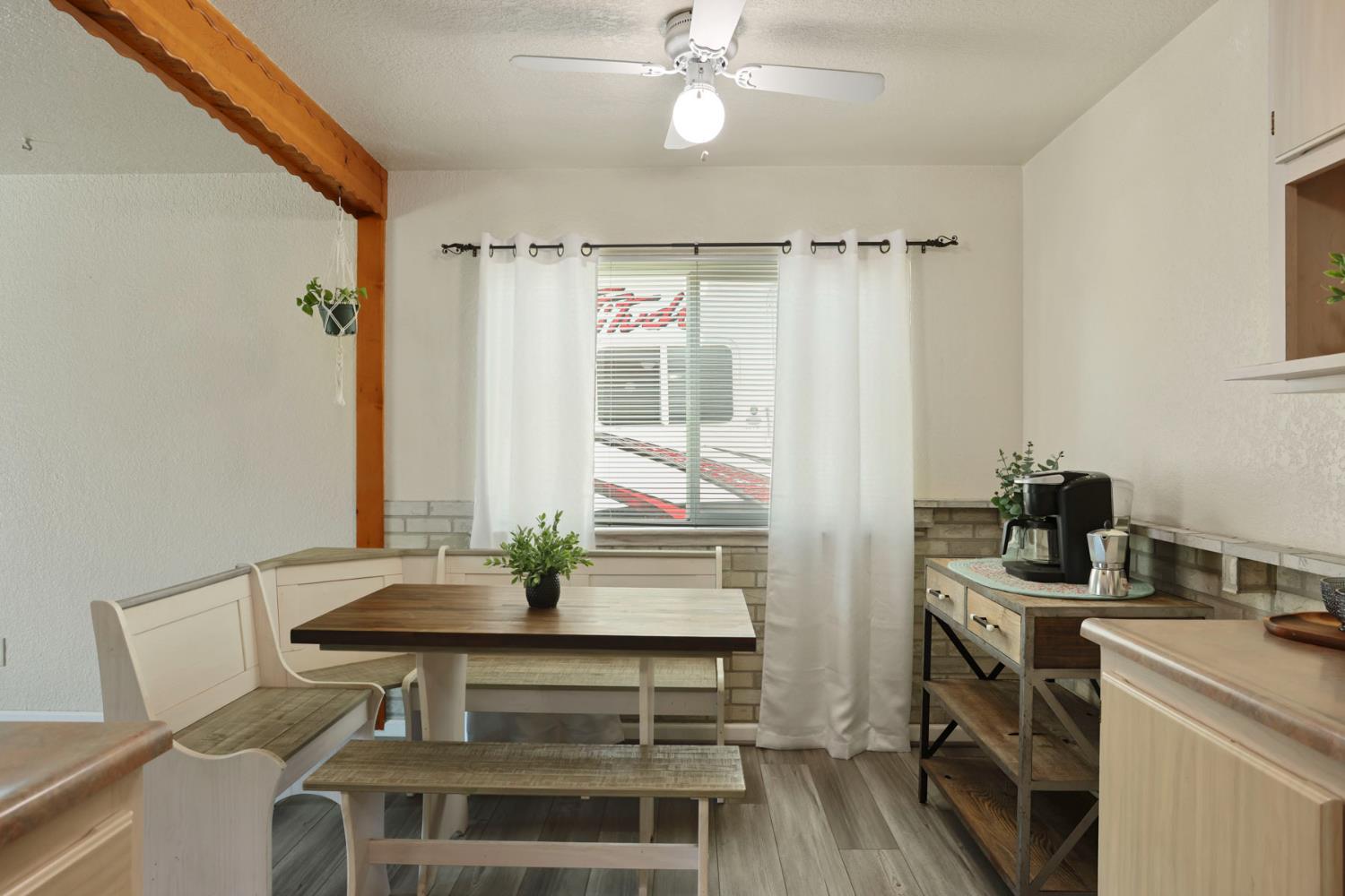 822 Buchanon Ln, Manteca, CA 95336