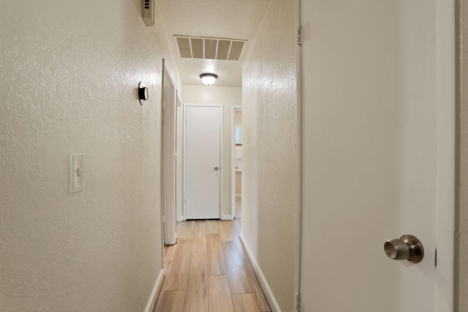 822 Buchanon Ln, Manteca, CA 95336