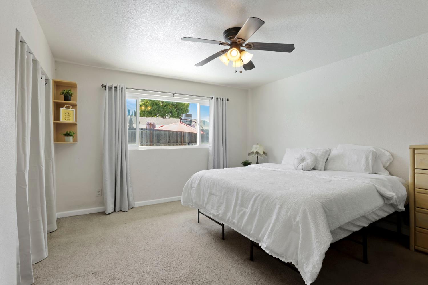 822 Buchanon Ln, Manteca, CA 95336