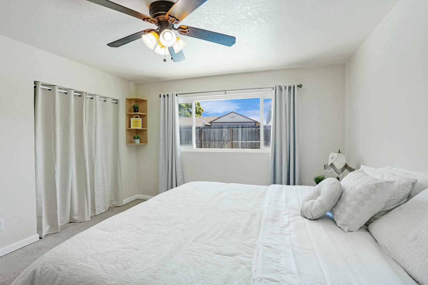 822 Buchanon Ln, Manteca, CA 95336