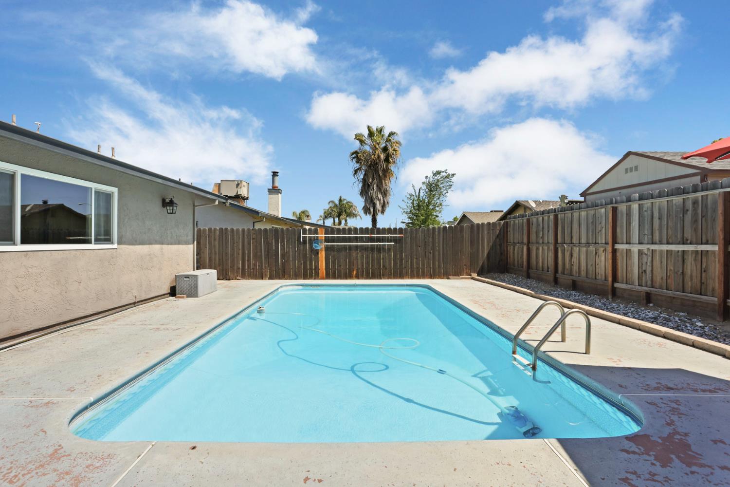 822 Buchanon Ln, Manteca, CA 95336