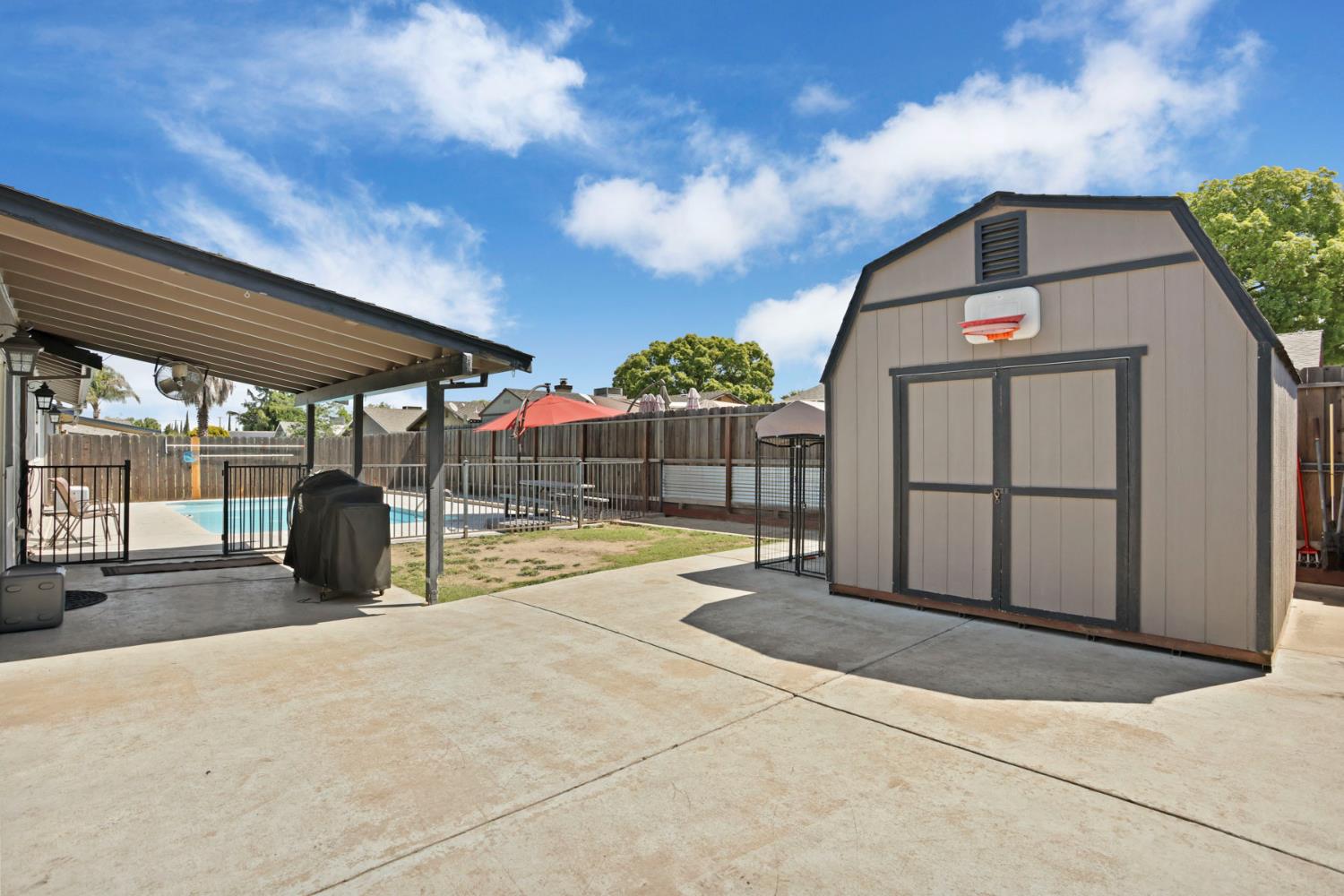 822 Buchanon Ln, Manteca, CA 95336