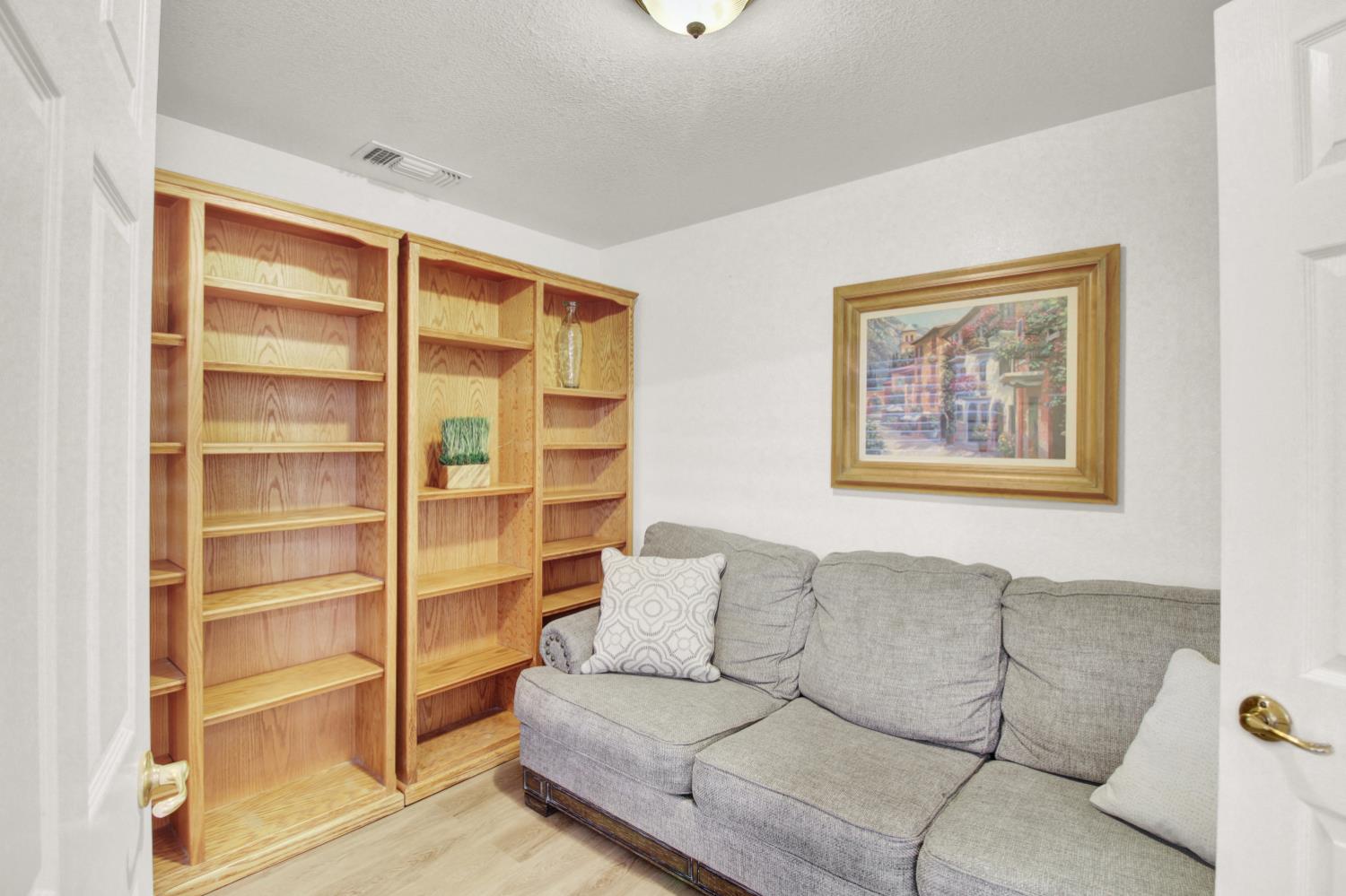 5819 Webb St, Riverbank, CA 95367