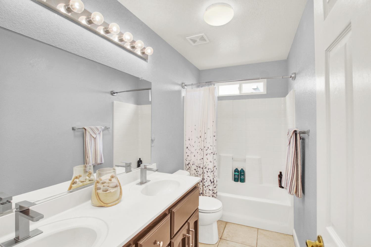5819 Webb St, Riverbank, CA 95367