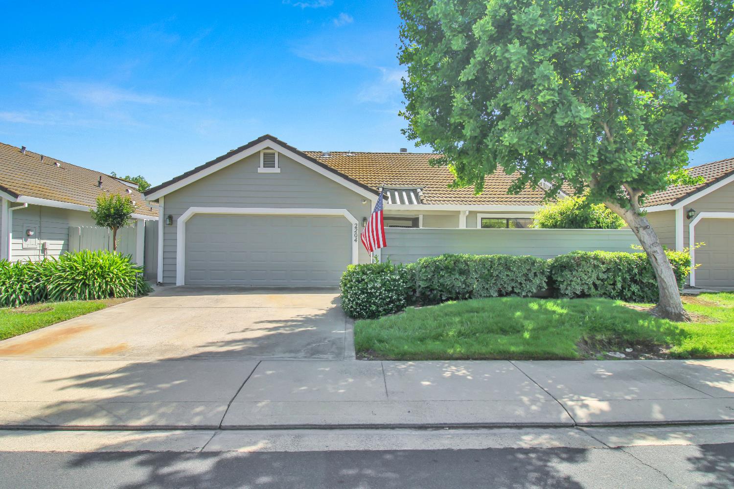 2204 Camborne Dr, Modesto, CA 95356