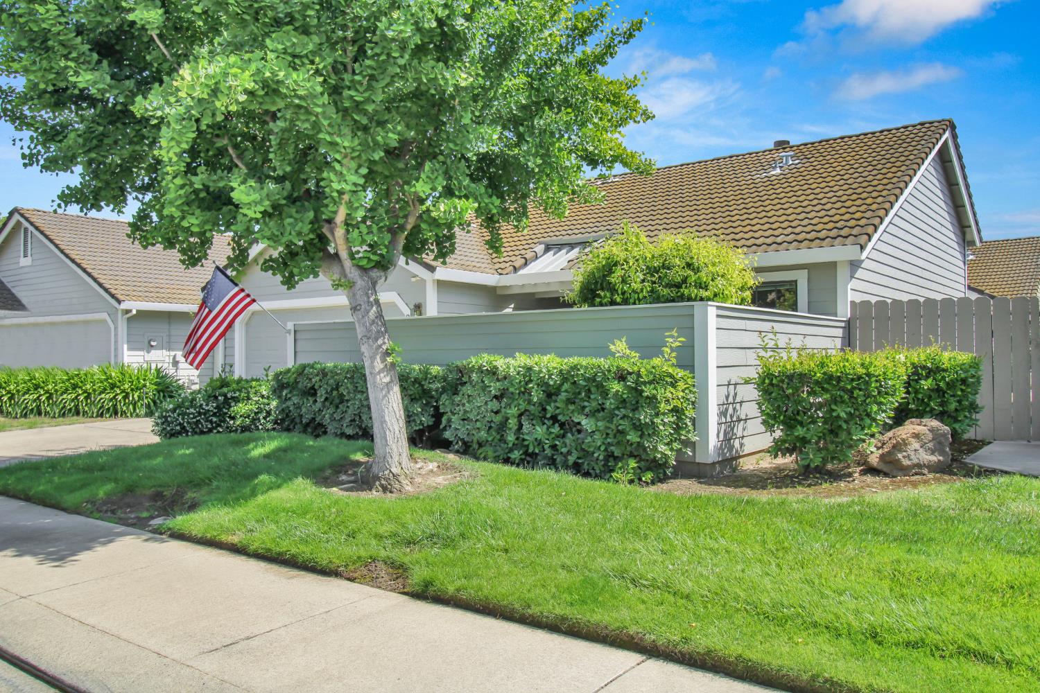 2204 Camborne Dr, Modesto, CA 95356