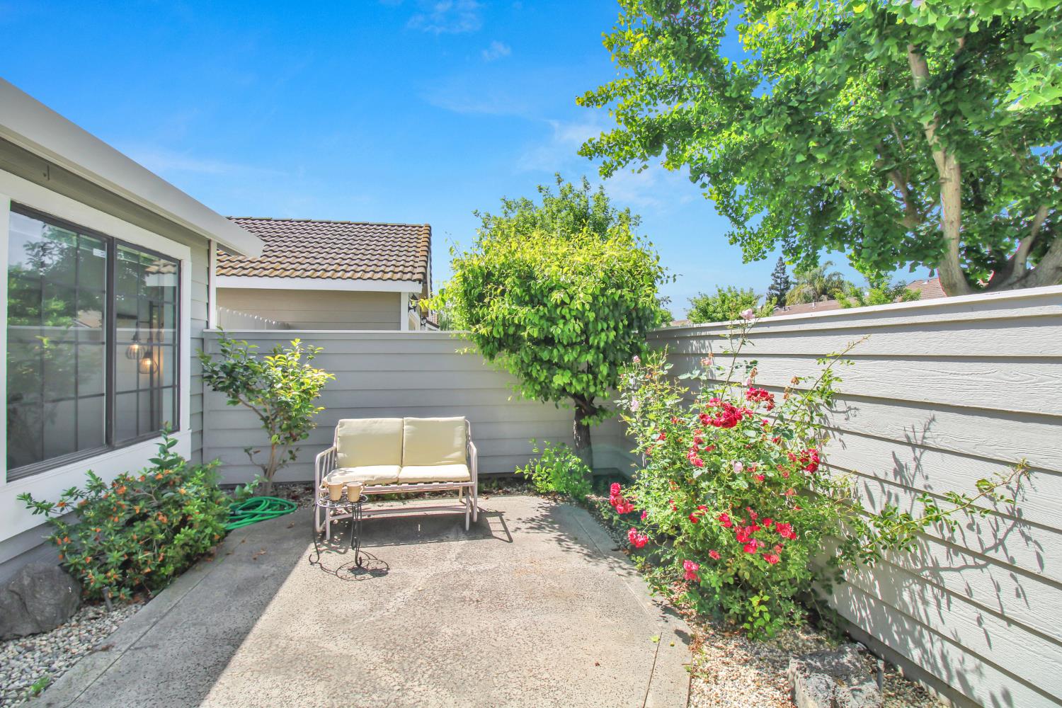 2204 Camborne Dr, Modesto, CA 95356