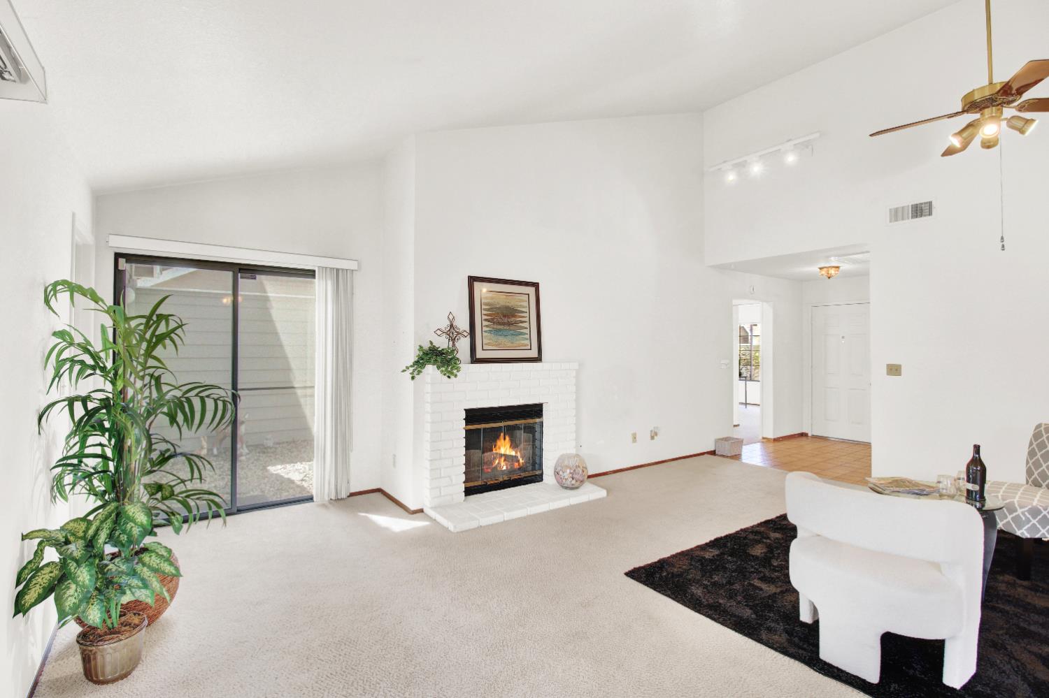 2204 Camborne Dr, Modesto, CA 95356