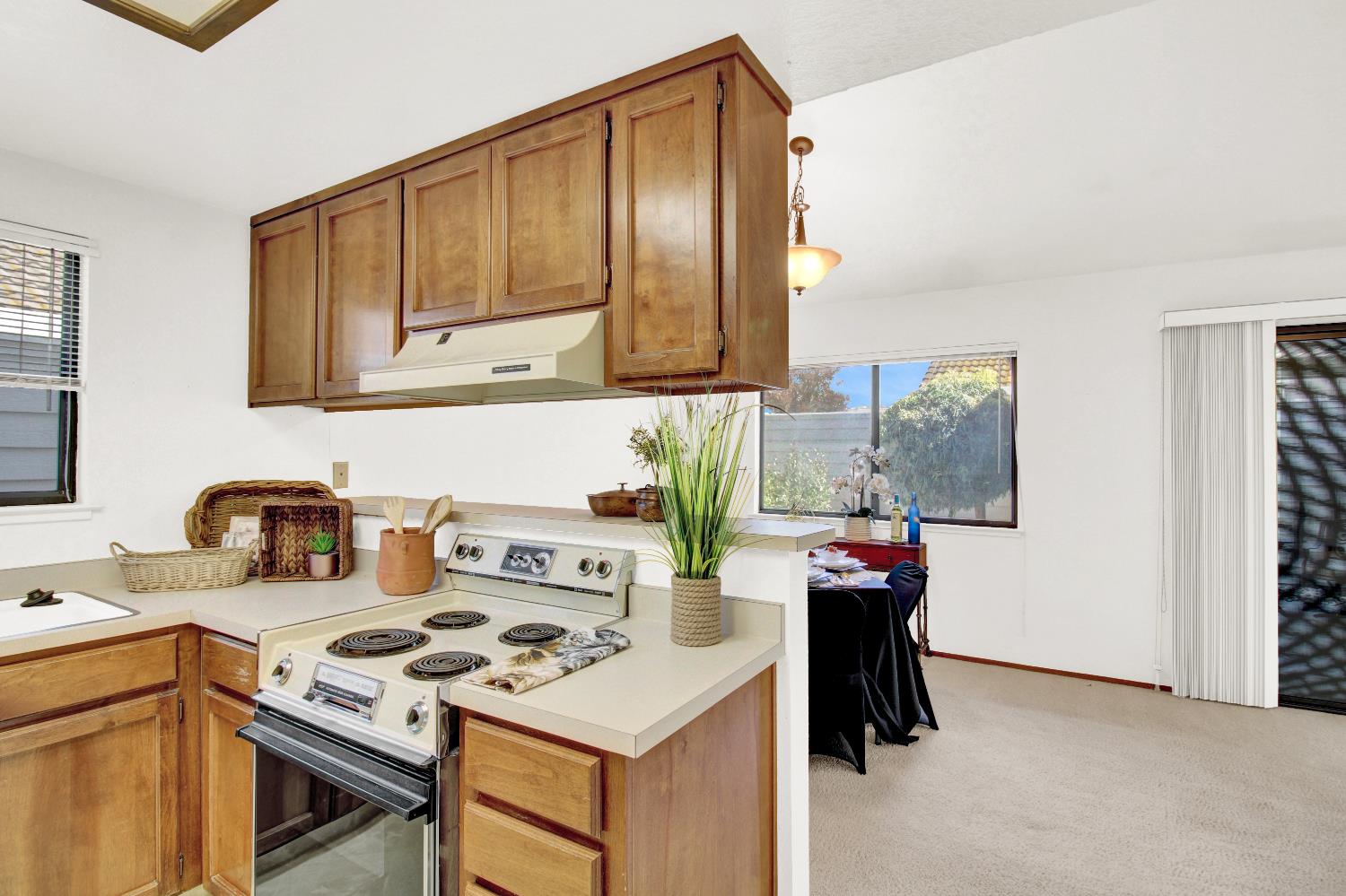 2204 Camborne Dr, Modesto, CA 95356