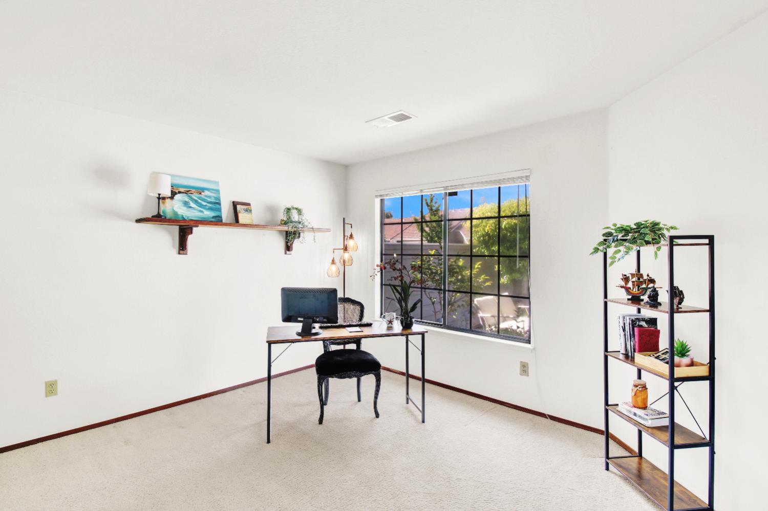 2204 Camborne Dr, Modesto, CA 95356