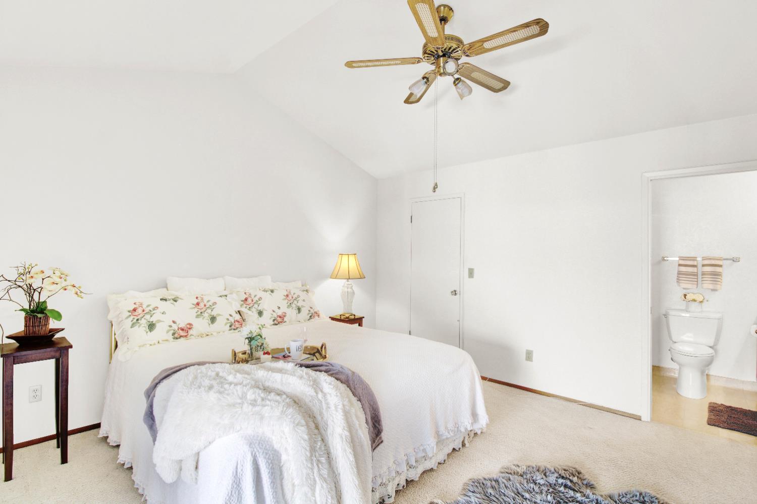 2204 Camborne Dr, Modesto, CA 95356