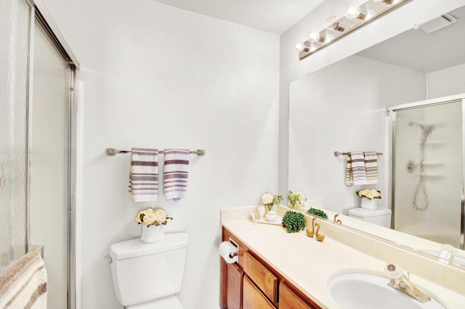 2204 Camborne Dr, Modesto, CA 95356