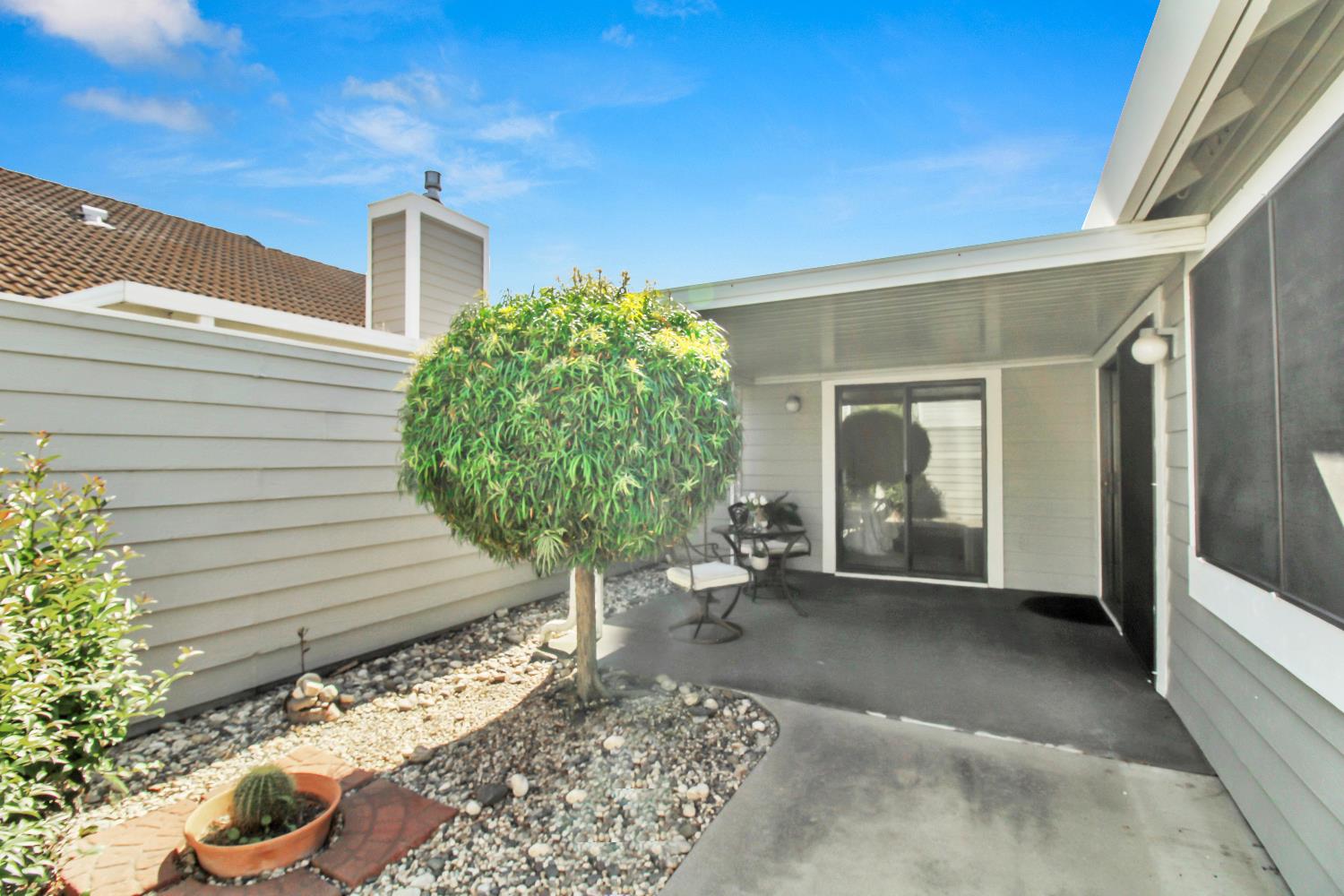 2204 Camborne Dr, Modesto, CA 95356