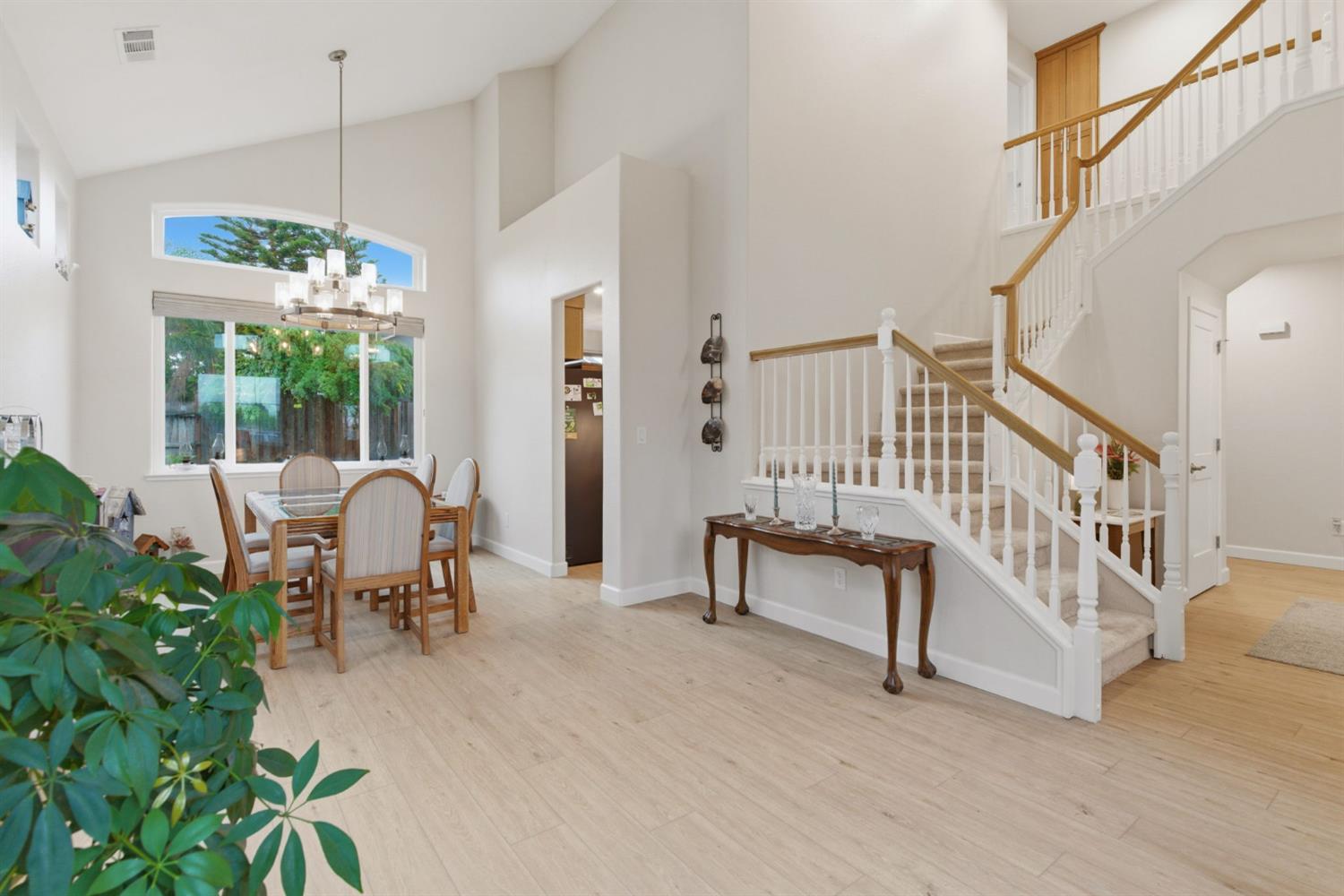 1754 Komenich Dr, Manteca, CA 95336