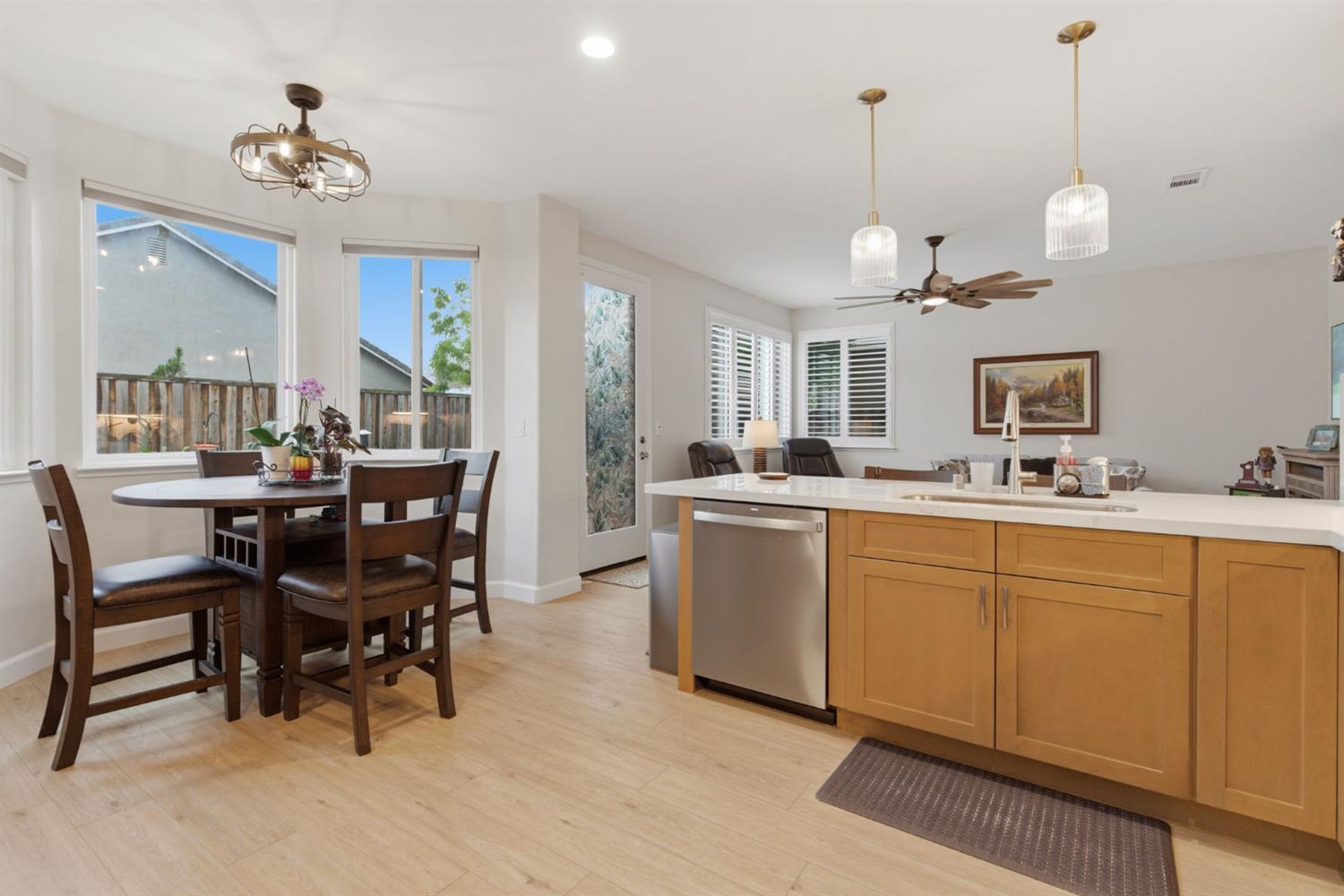 1754 Komenich Dr, Manteca, CA 95336