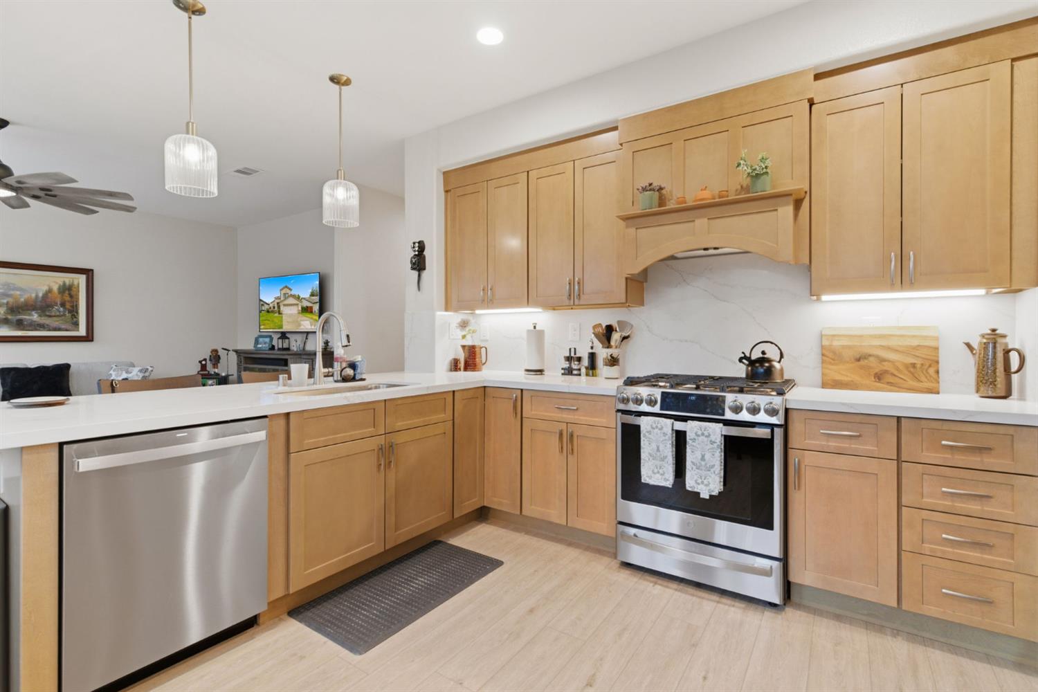 1754 Komenich Dr, Manteca, CA 95336