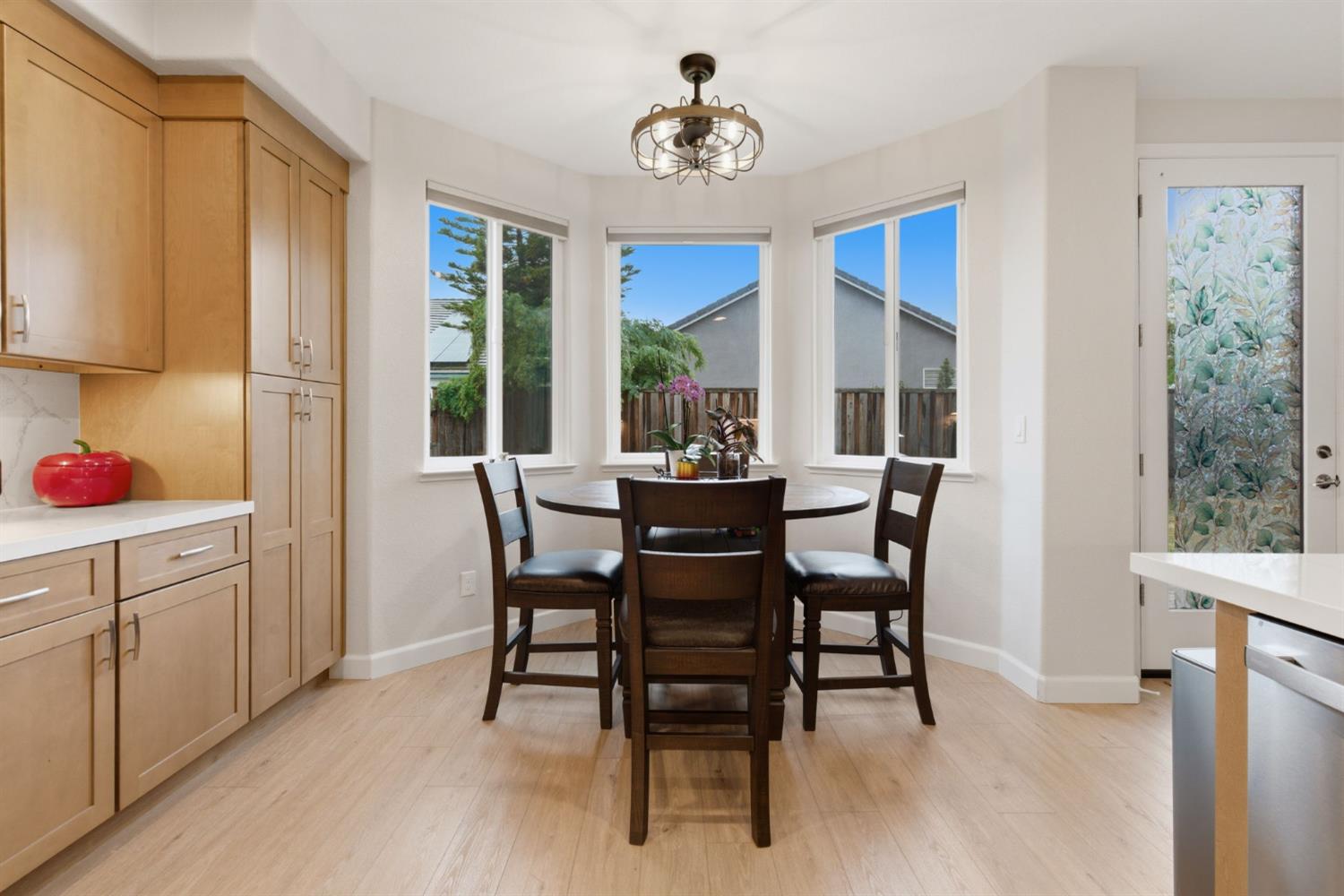 1754 Komenich Dr, Manteca, CA 95336