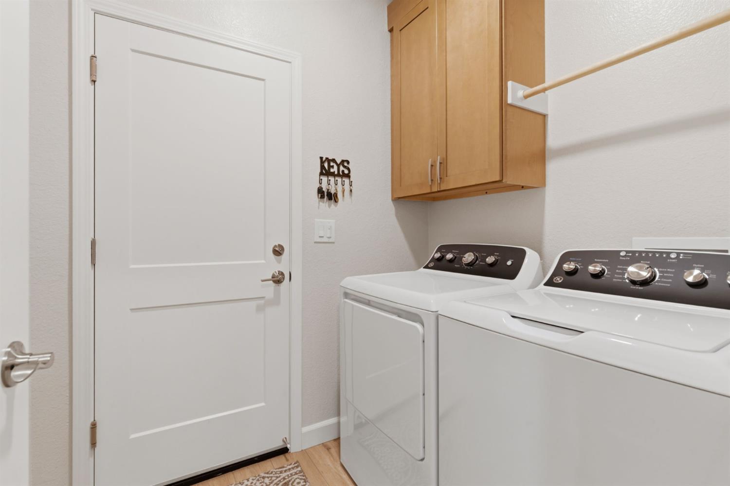 1754 Komenich Dr, Manteca, CA 95336