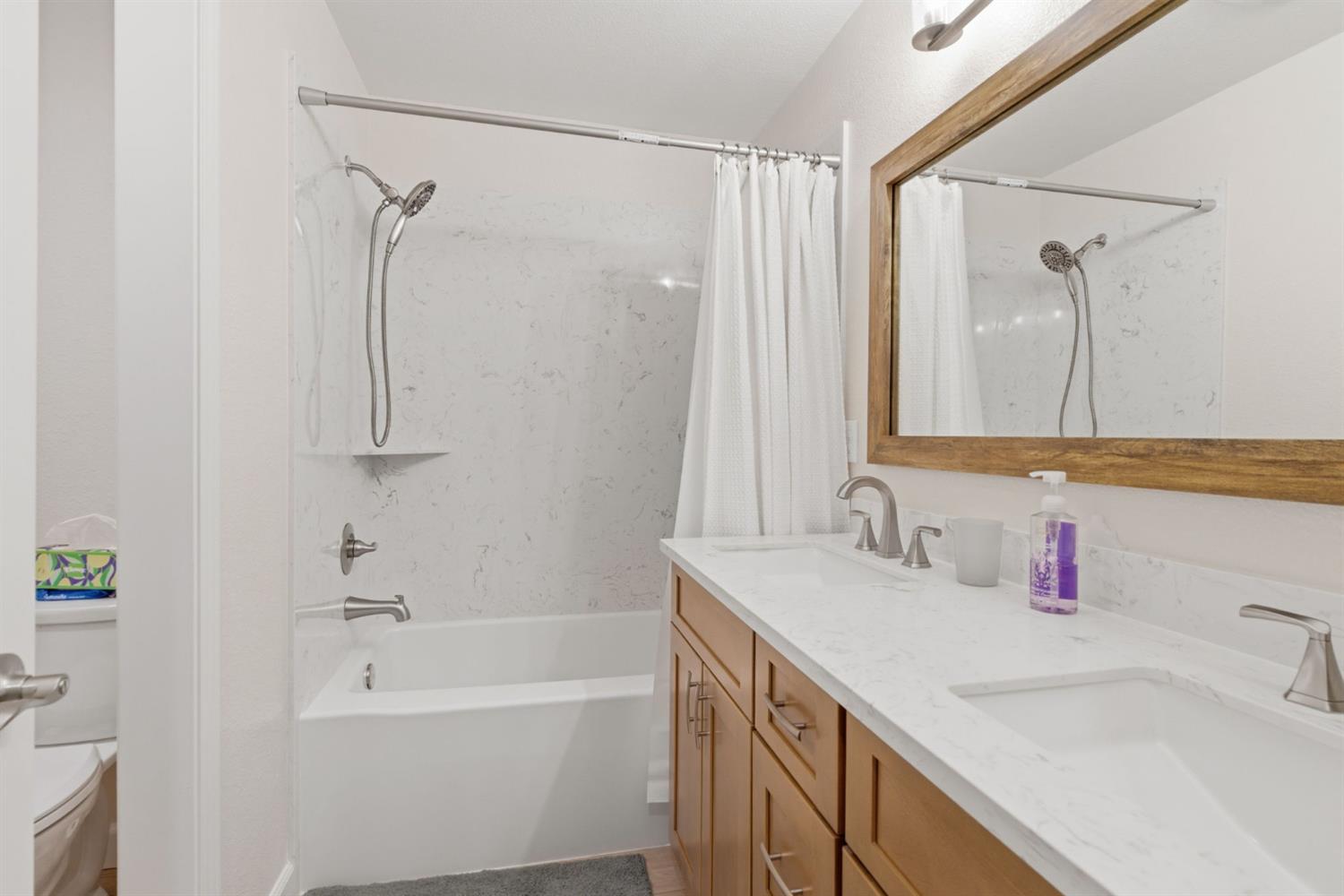 1754 Komenich Dr, Manteca, CA 95336