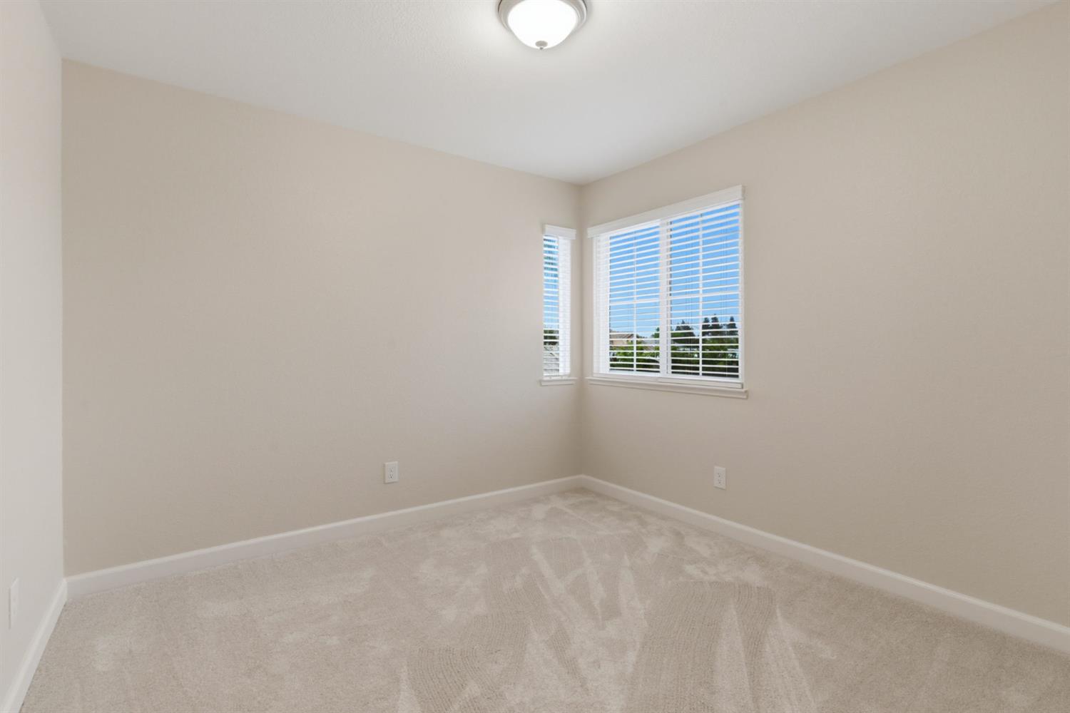 1754 Komenich Dr, Manteca, CA 95336