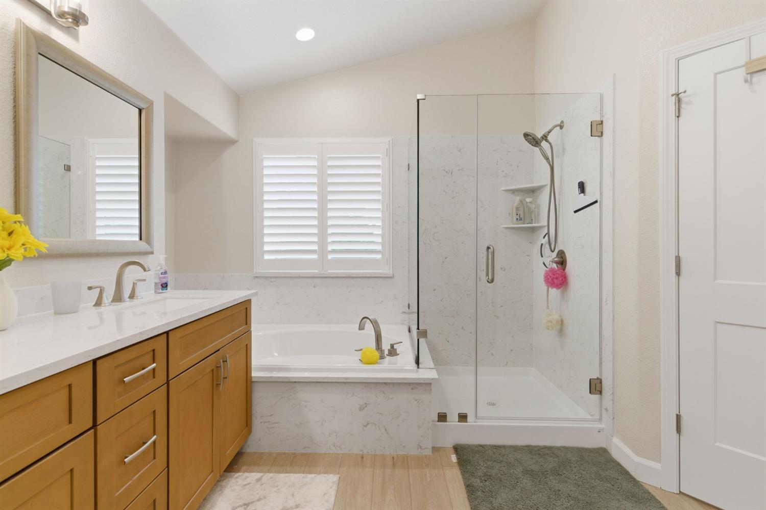 1754 Komenich Dr, Manteca, CA 95336