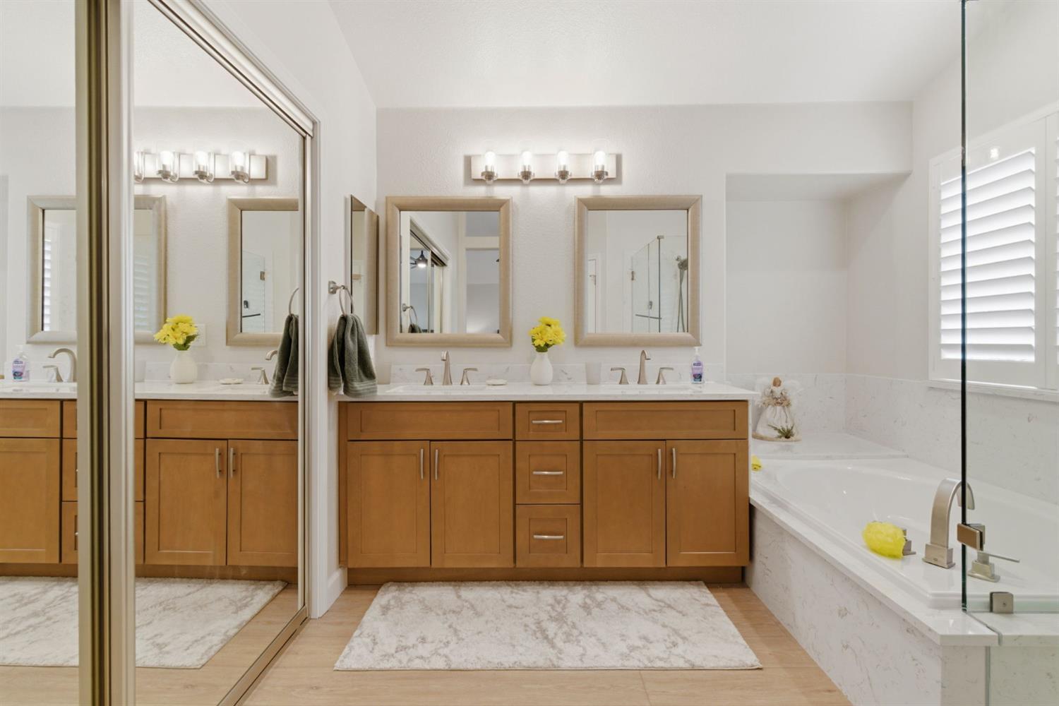 1754 Komenich Dr, Manteca, CA 95336