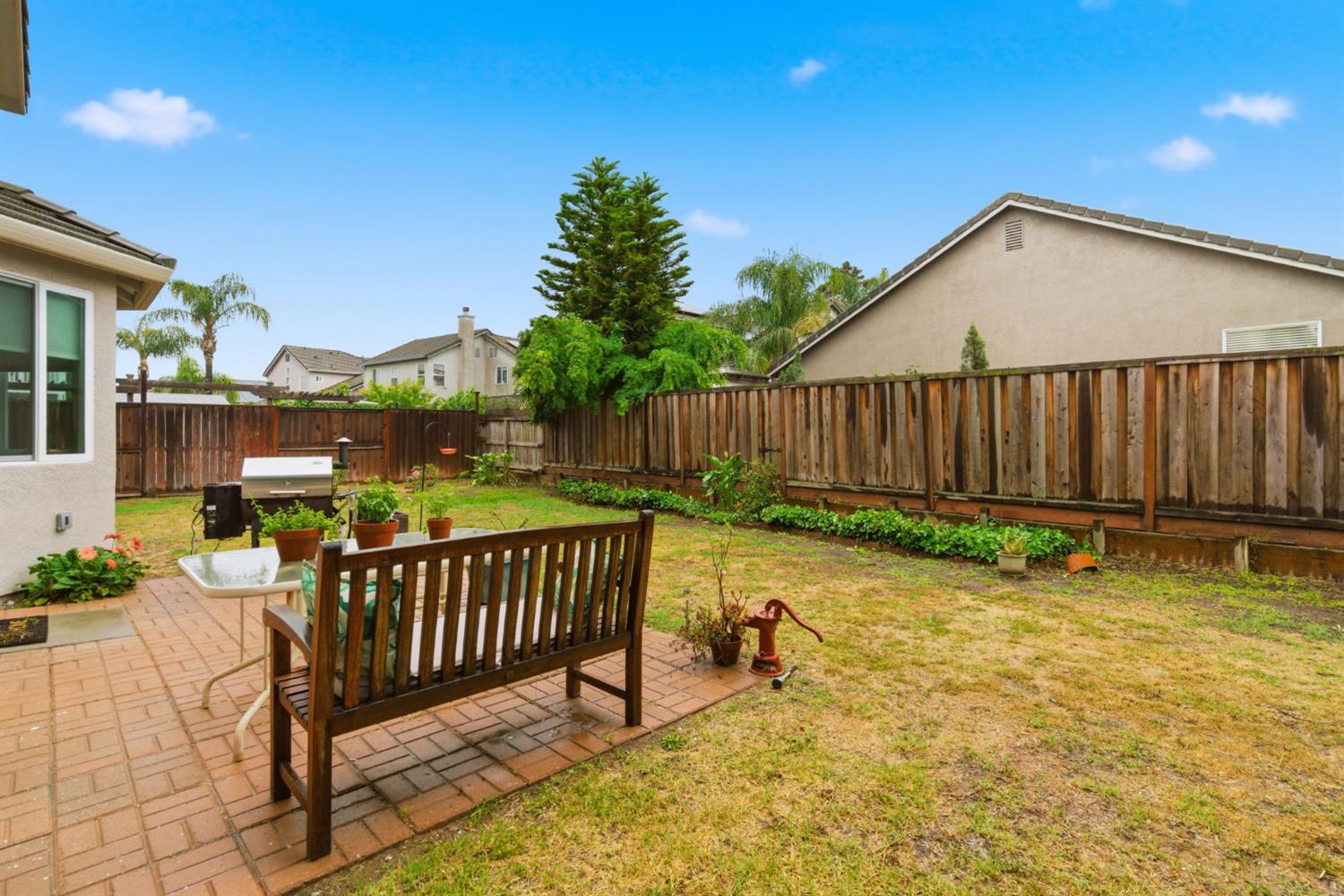 1754 Komenich Dr, Manteca, CA 95336