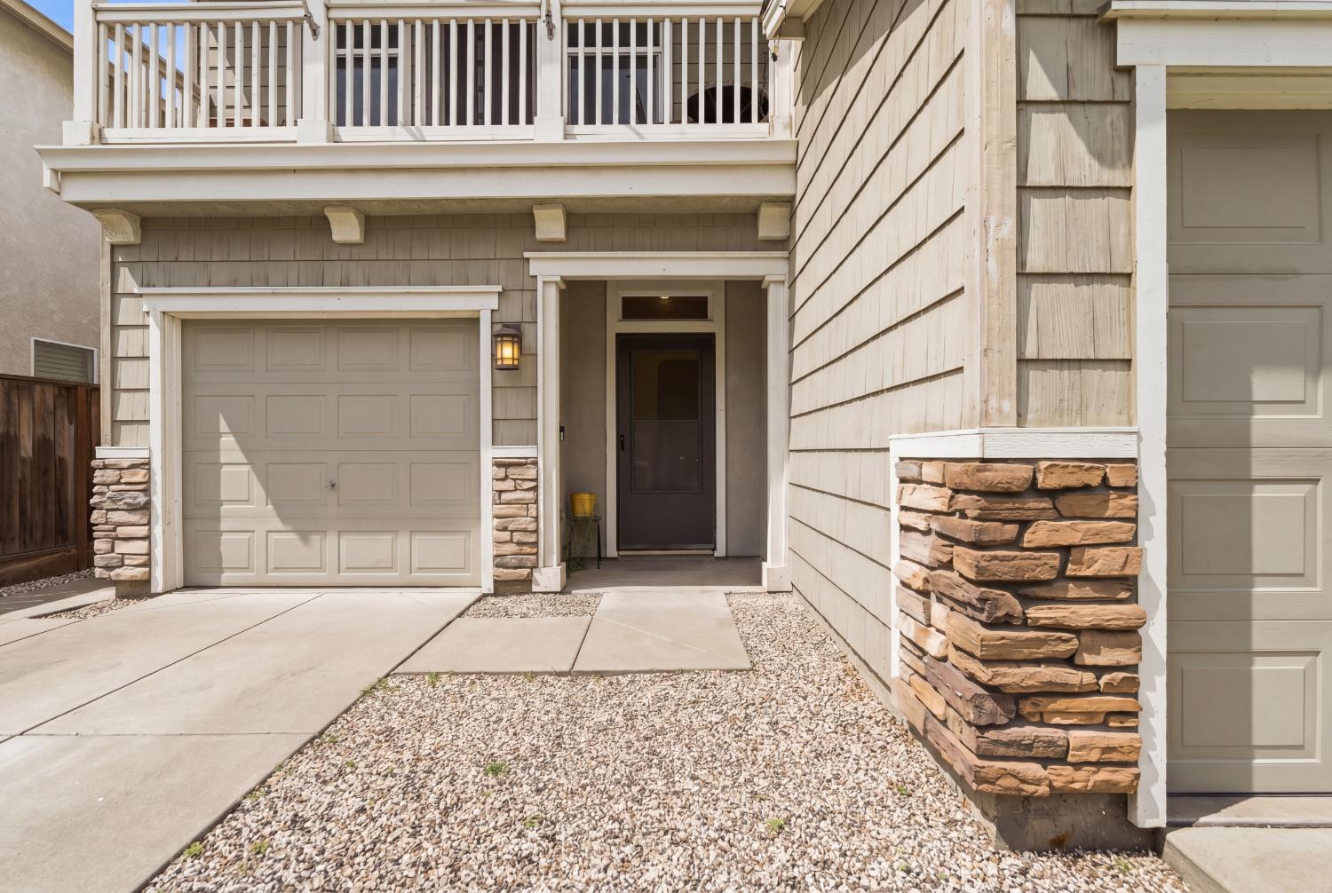 1574 Hearthsong Dr, Manteca, CA 95337