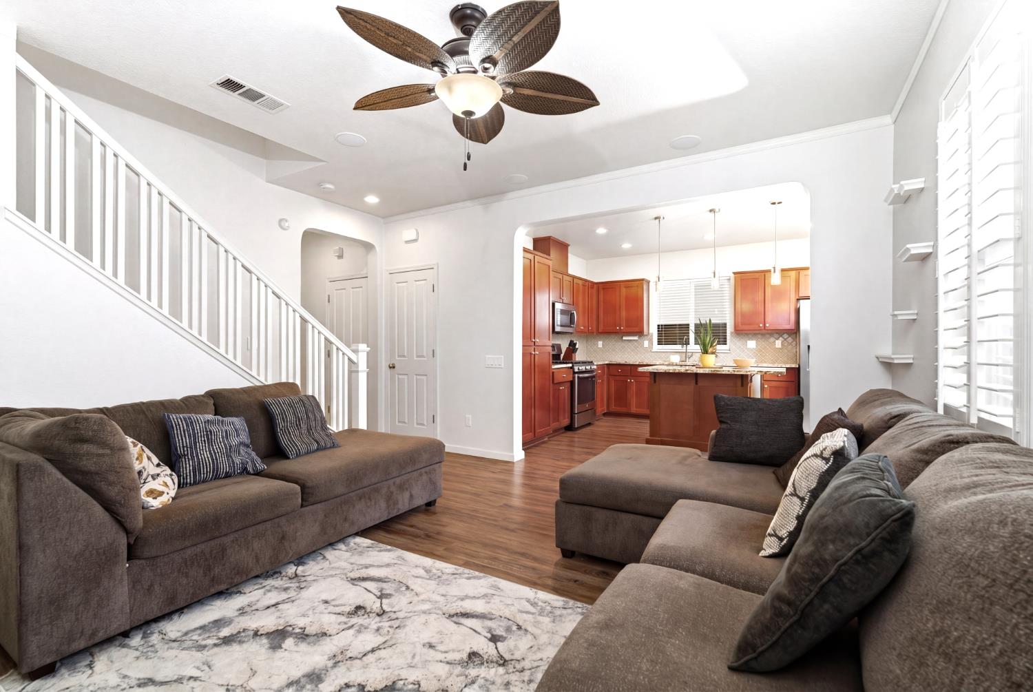 1574 Hearthsong Dr, Manteca, CA 95337