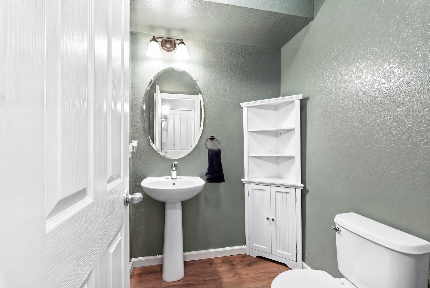 1574 Hearthsong Dr, Manteca, CA 95337