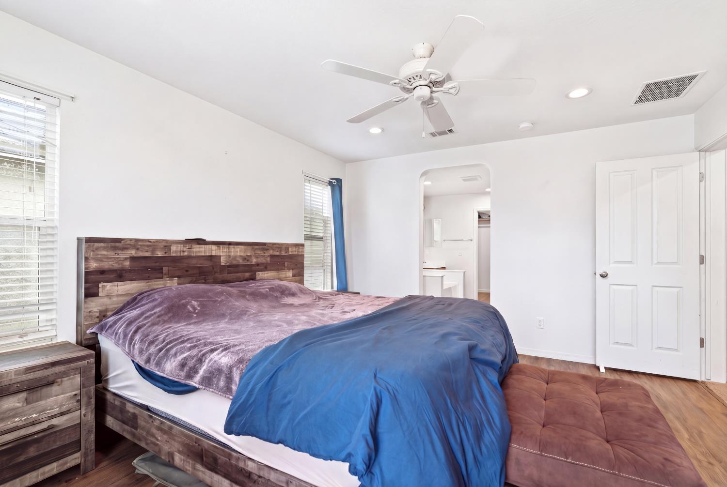 1574 Hearthsong Dr, Manteca, CA 95337