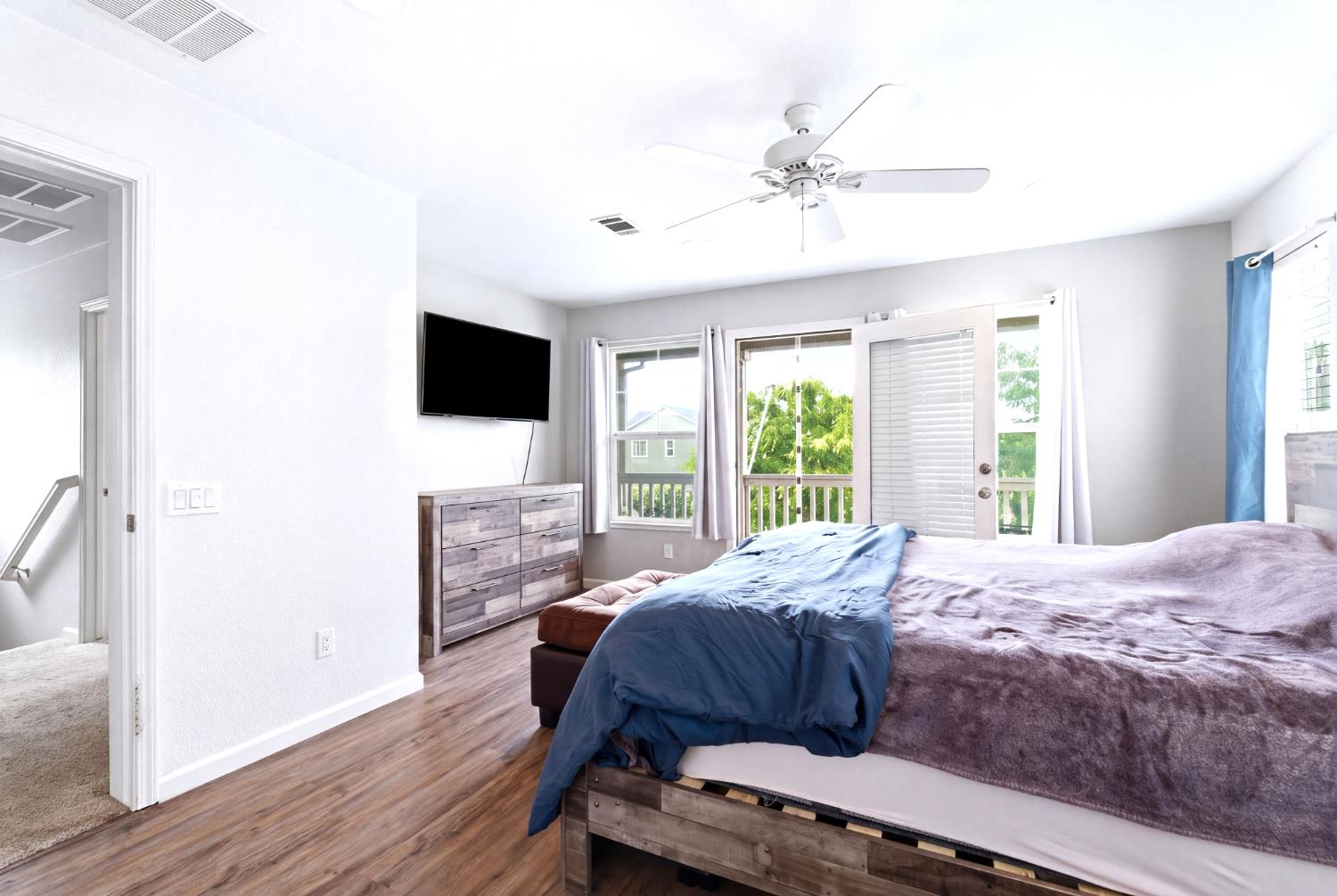 1574 Hearthsong Dr, Manteca, CA 95337