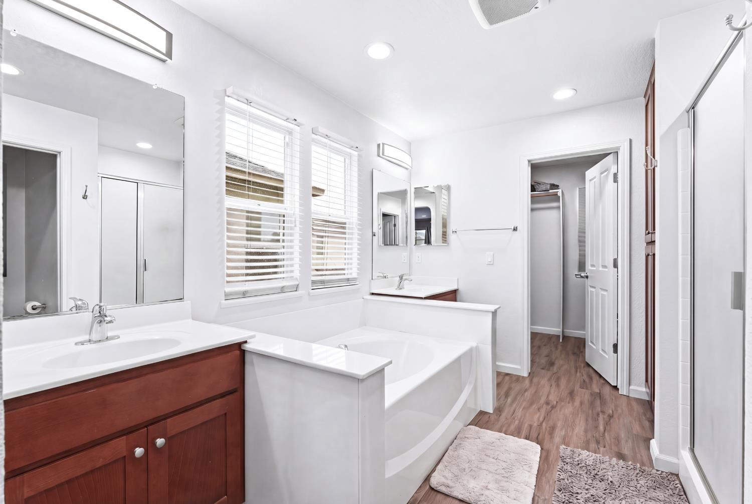 1574 Hearthsong Dr, Manteca, CA 95337