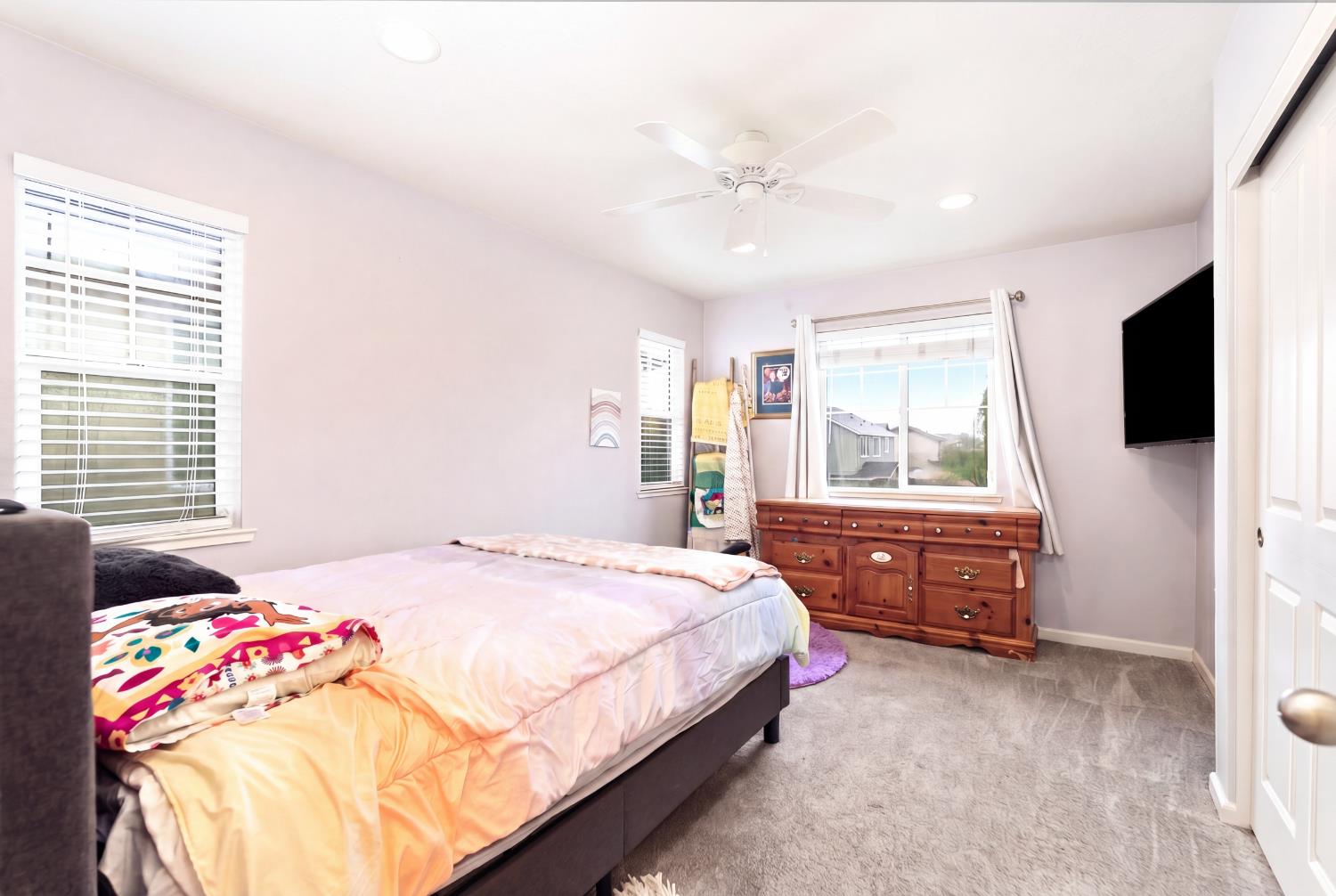 1574 Hearthsong Dr, Manteca, CA 95337