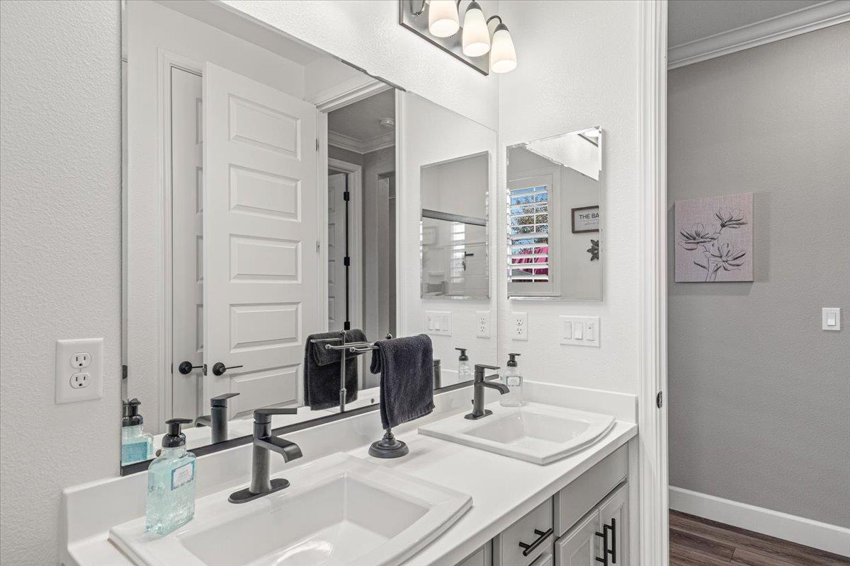 2897 Margot Ln, Turlock, CA 95382