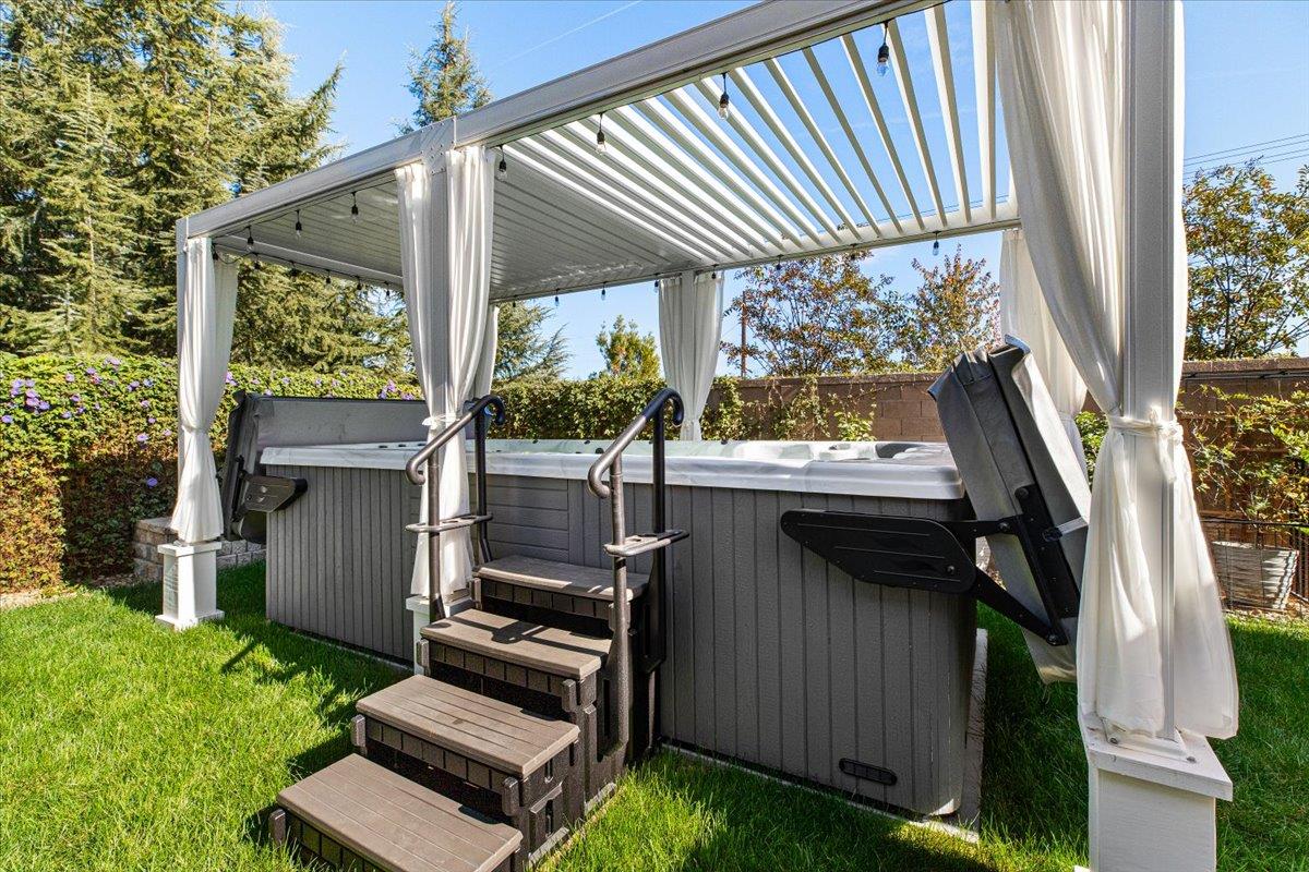 2897 Margot Ln, Turlock, CA 95382