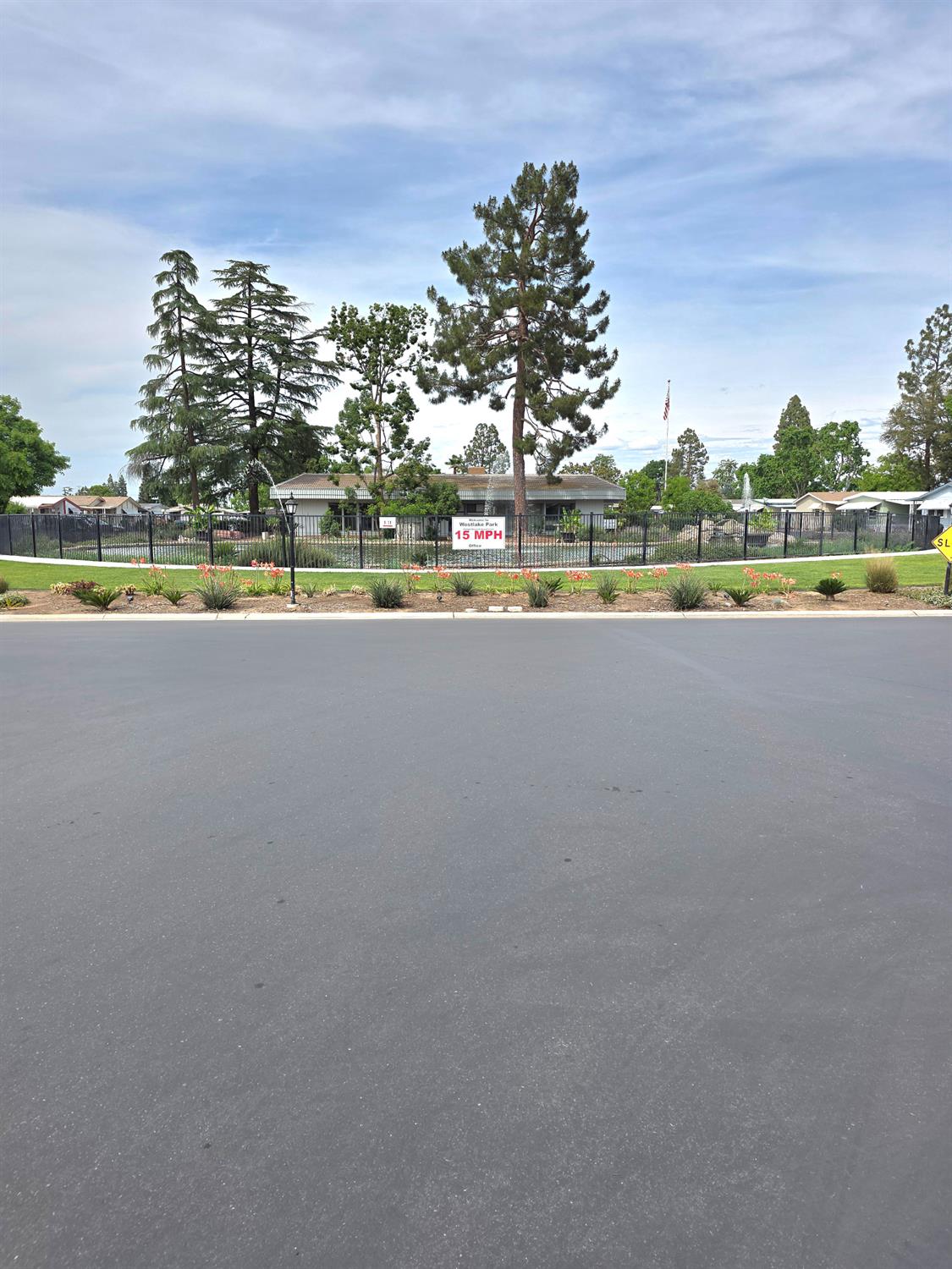 2706 W Ashlan Ave #25, Fresno, CA 93705