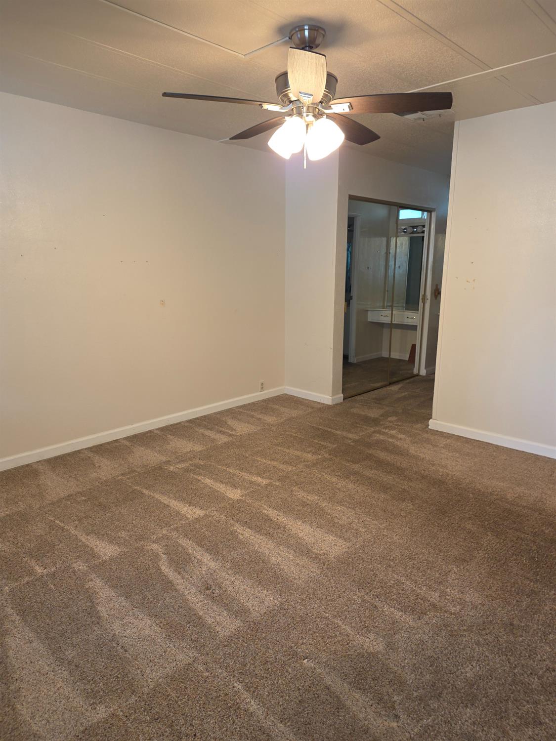 2706 W Ashlan Ave #25, Fresno, CA 93705
